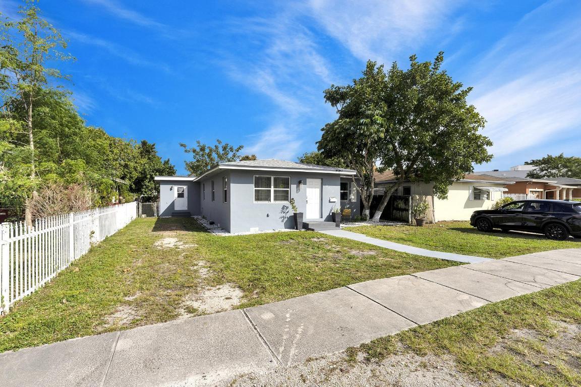 SOUTH HOLLYWOOD AMD PLAT - Residential Lease