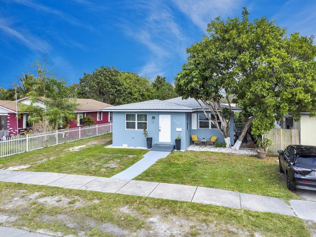 SOUTH HOLLYWOOD AMD PLAT - Residential Lease