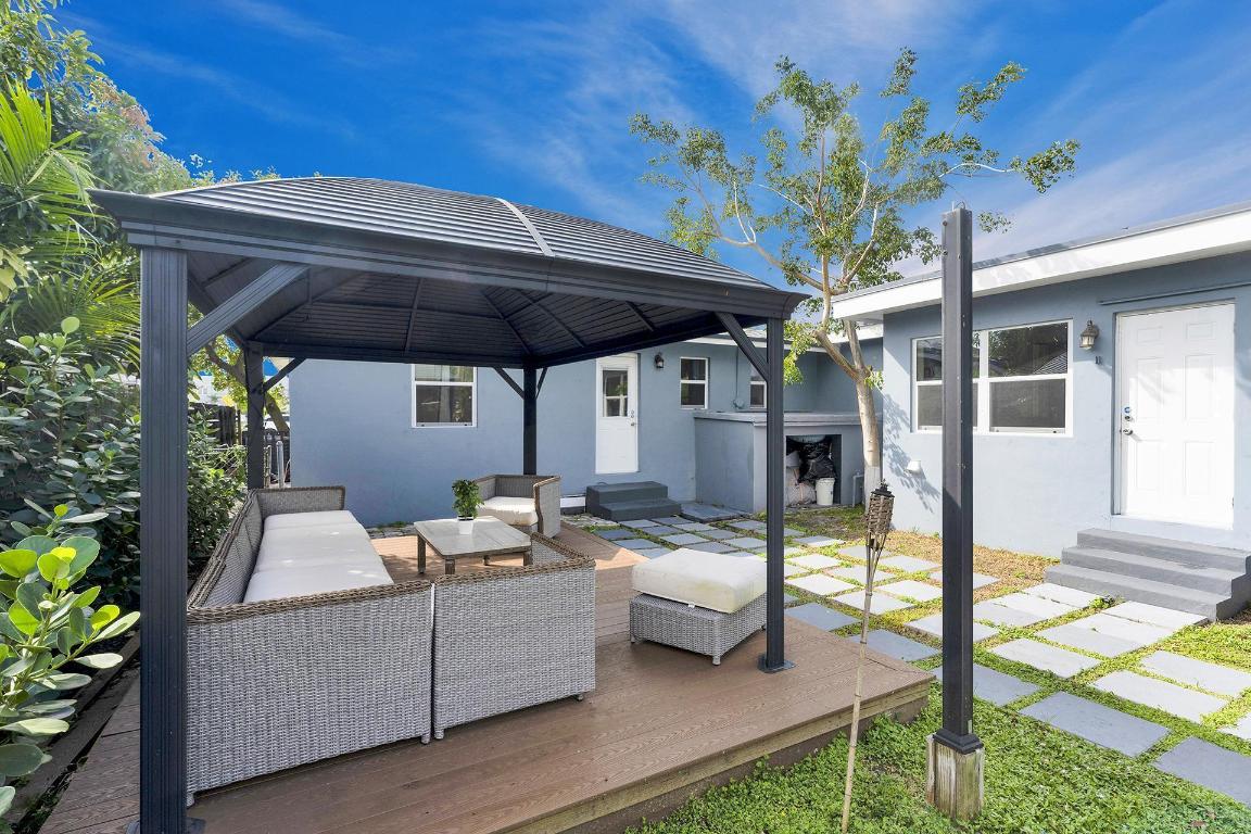 SOUTH HOLLYWOOD AMD PLAT - Residential Lease