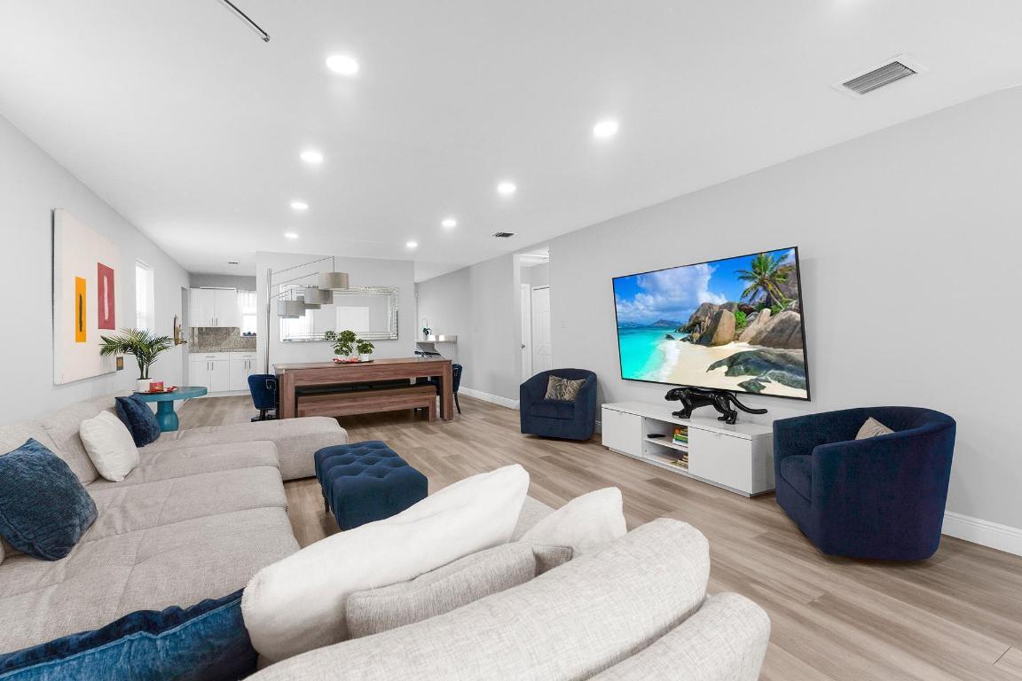 SOUTH HOLLYWOOD AMD PLAT - Residential Lease