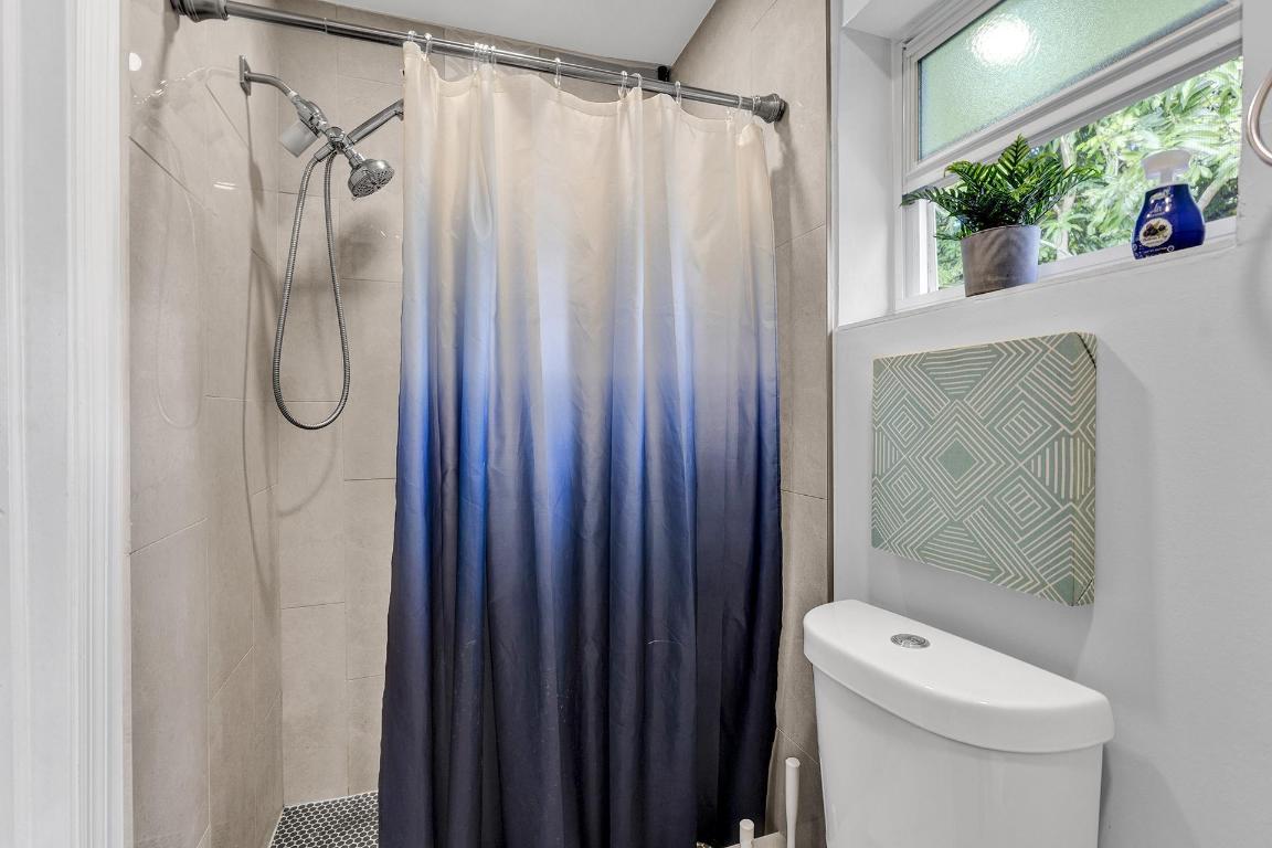 SOUTH HOLLYWOOD AMD PLAT - Residential Lease