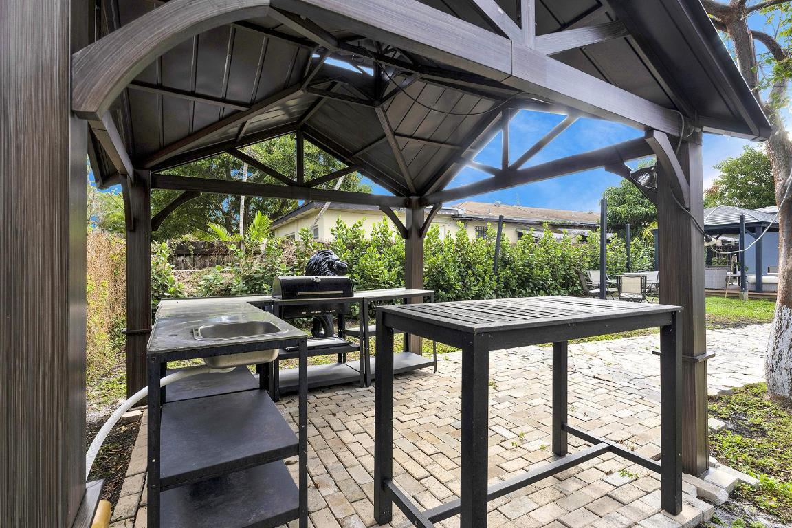 SOUTH HOLLYWOOD AMD PLAT - Residential Lease