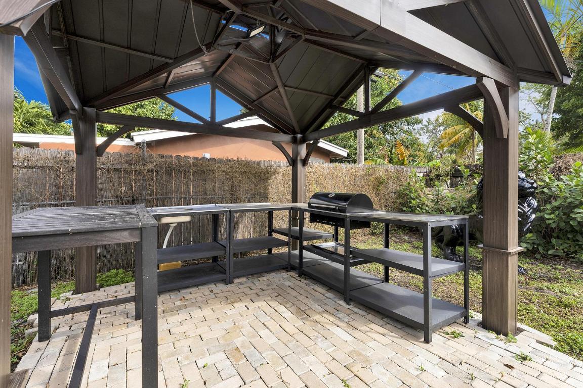 SOUTH HOLLYWOOD AMD PLAT - Residential Lease