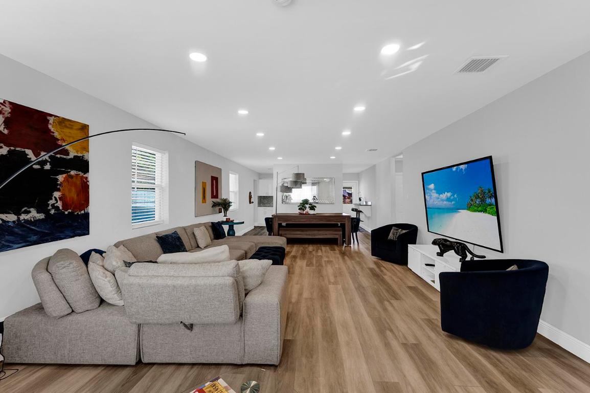 SOUTH HOLLYWOOD AMD PLAT - Residential Lease