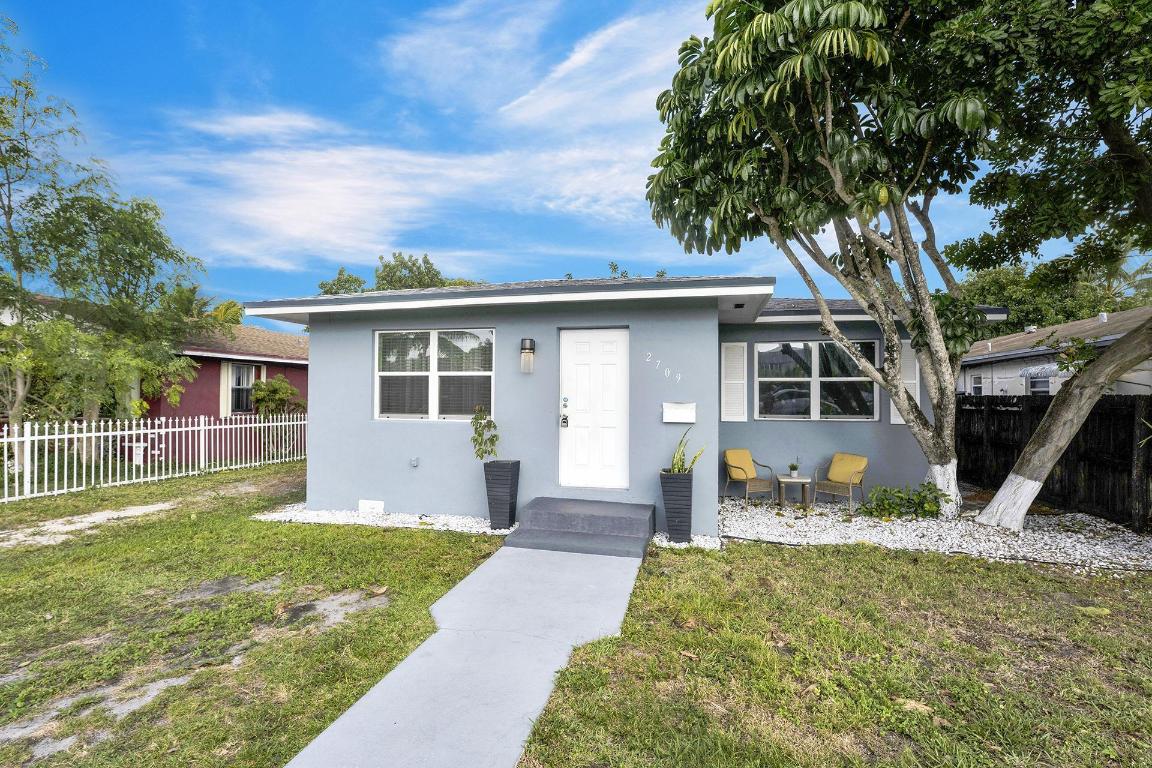 SOUTH HOLLYWOOD AMD PLAT - Residential Lease