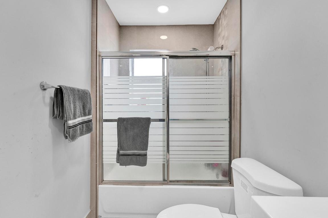 SOUTH HOLLYWOOD AMD PLAT - Residential Lease