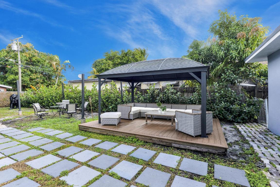 SOUTH HOLLYWOOD AMD PLAT - Residential Lease