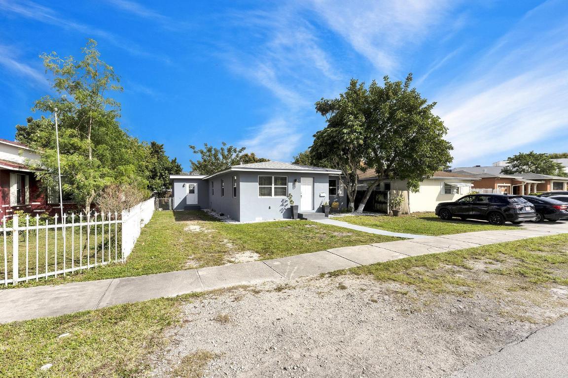 SOUTH HOLLYWOOD AMD PLAT - Residential Lease