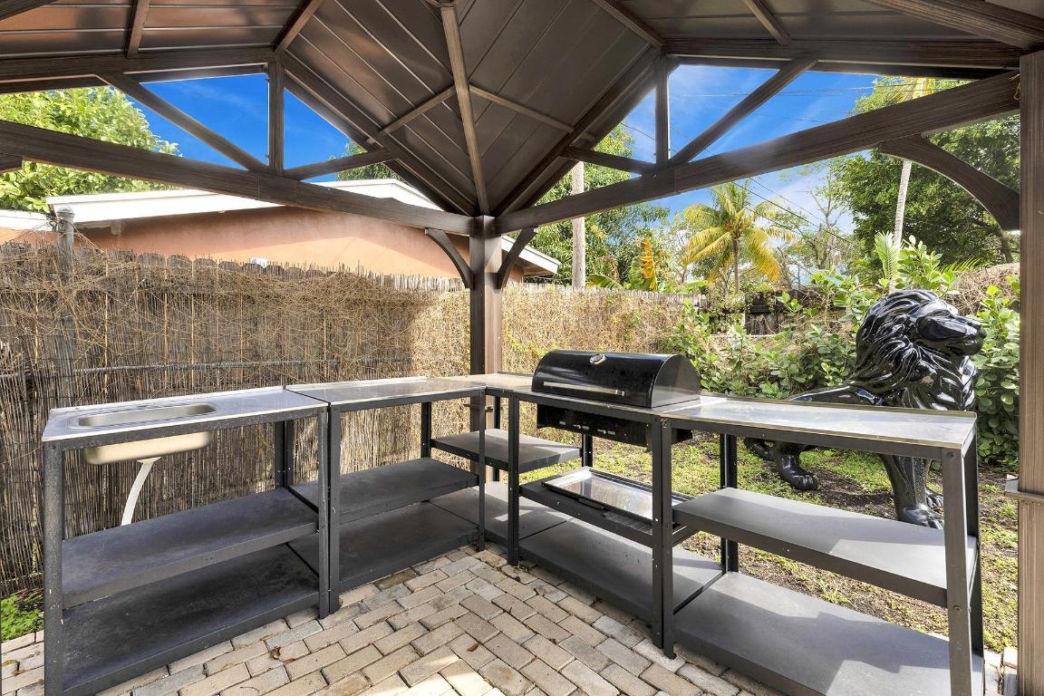 SOUTH HOLLYWOOD AMD PLAT - Residential Lease