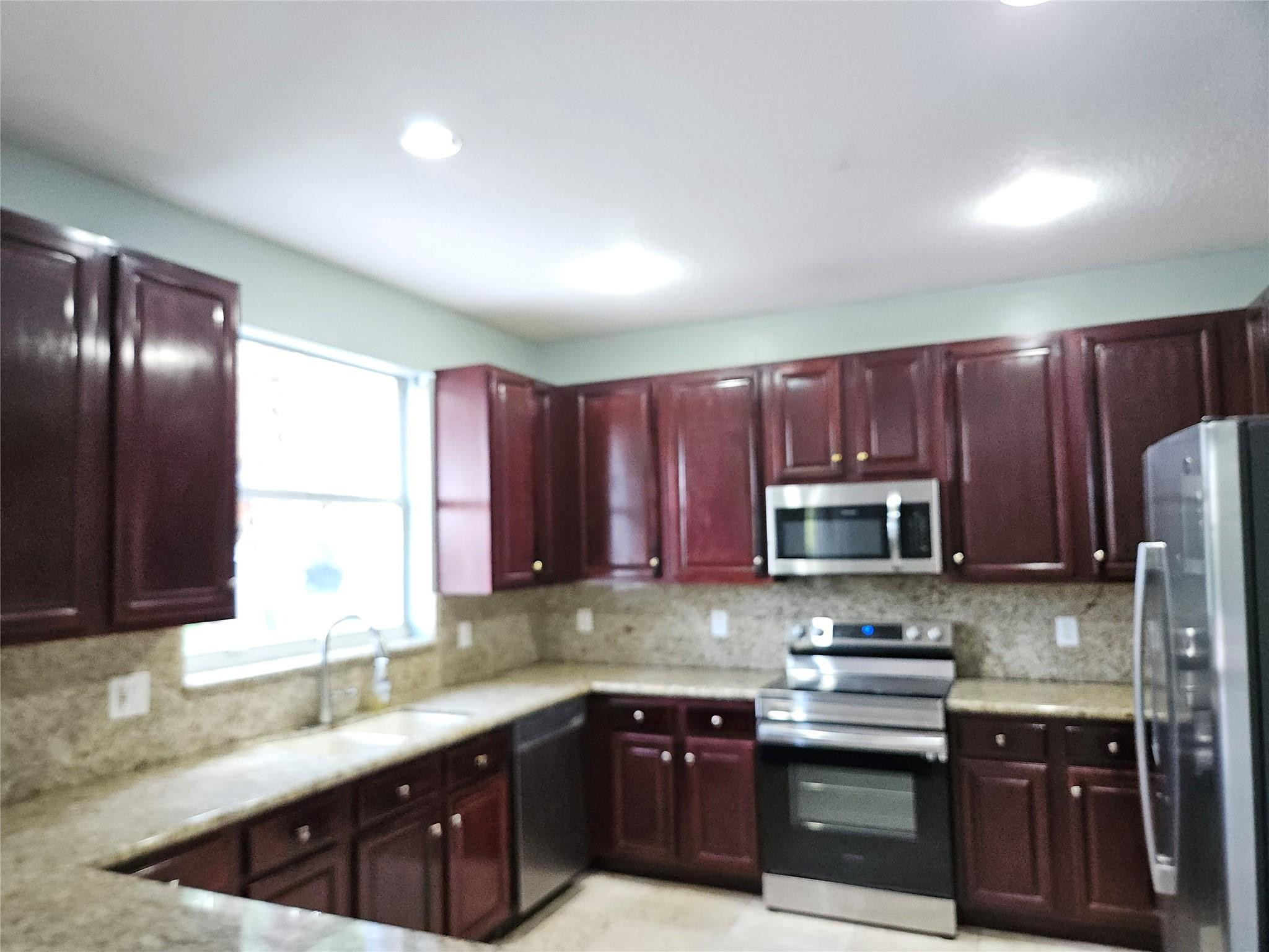 PEMBROKE ISLES IV - Residential Lease