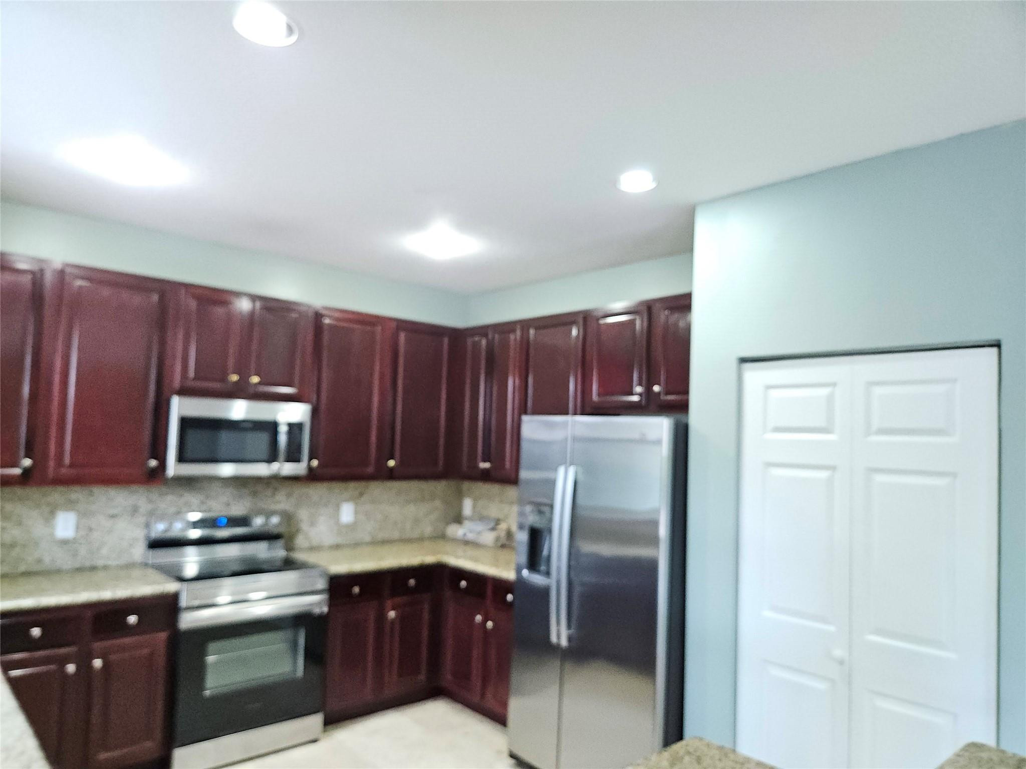 PEMBROKE ISLES IV - Residential Lease