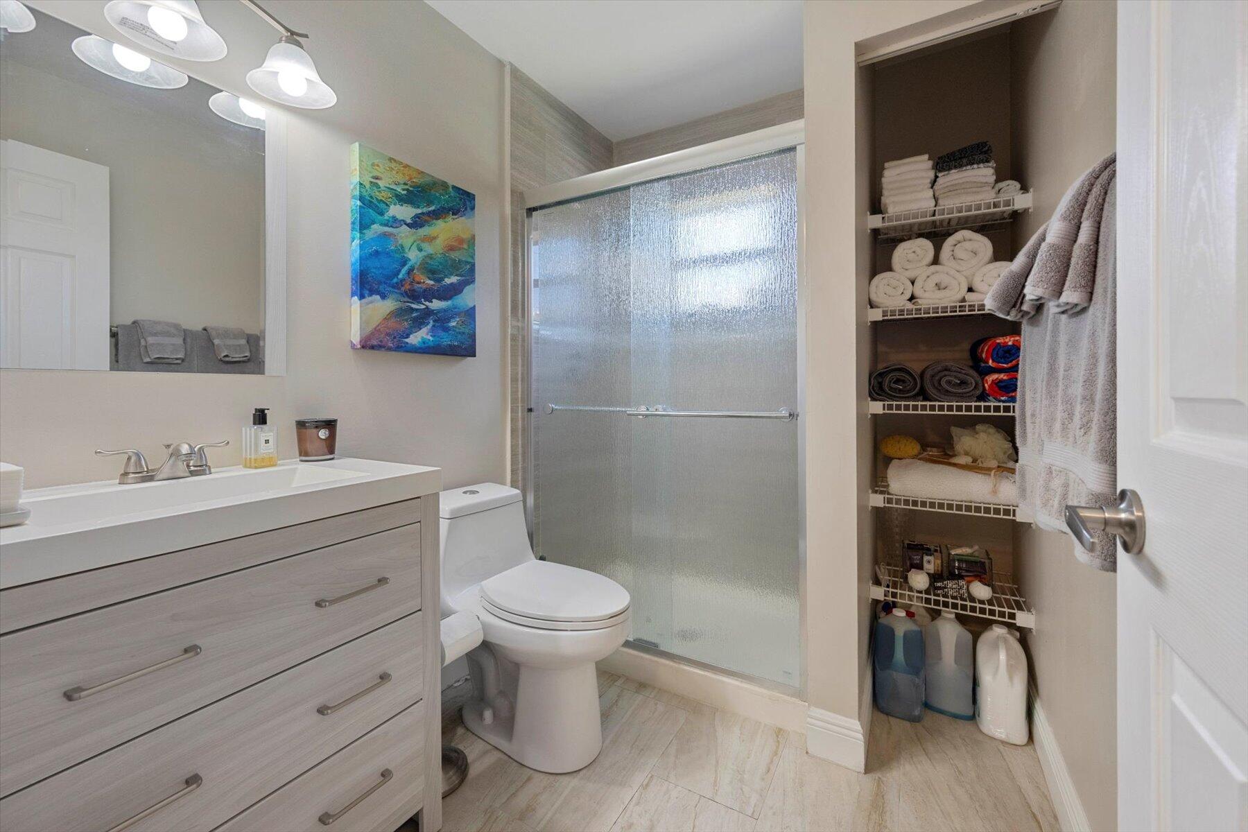 GOLDEN LAKES VILLAGE CONDO R - Residential