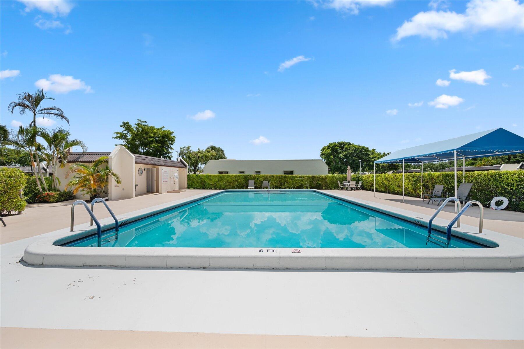 GOLDEN LAKES VILLAGE COND - Residential