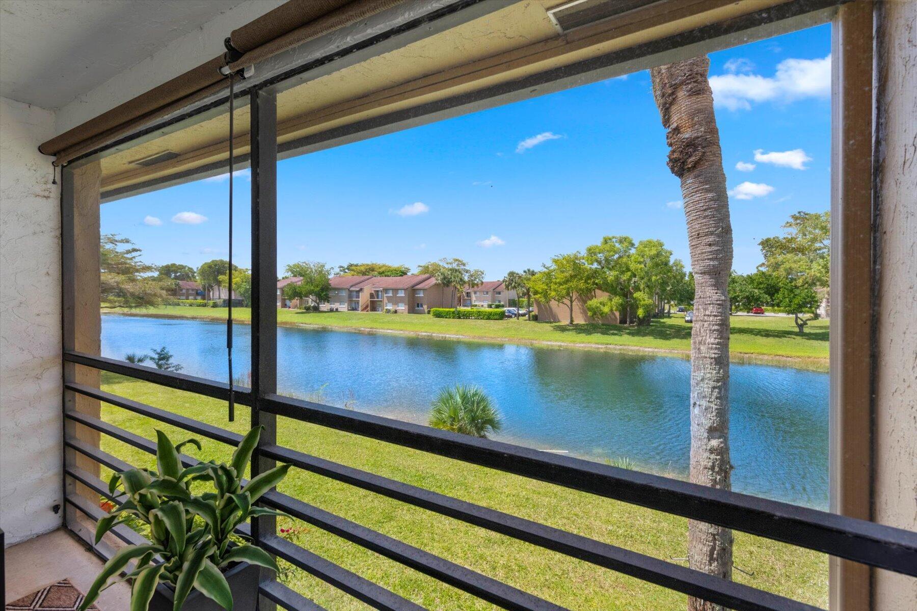 GOLDEN LAKES VILLAGE COND - Residential