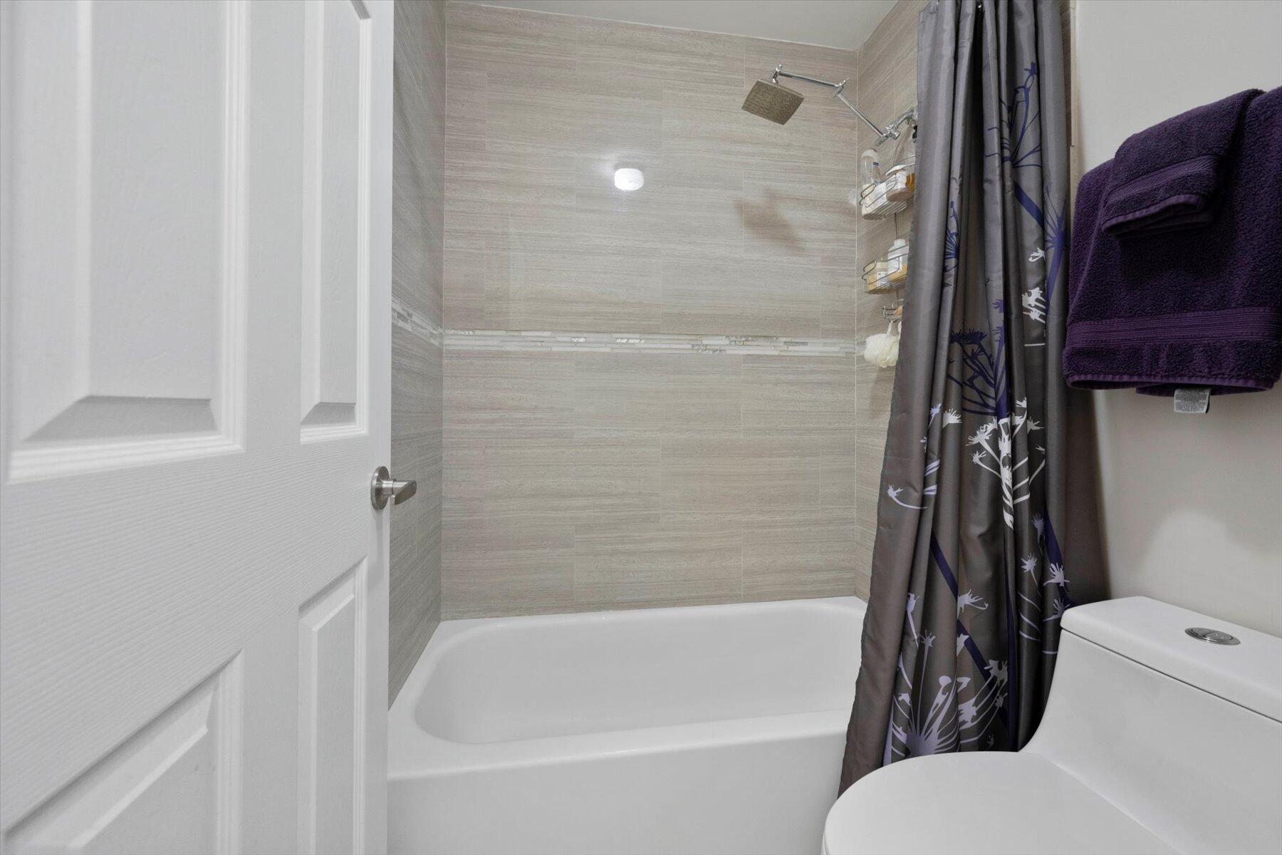 GOLDEN LAKES VILLAGE CONDO R - Residential