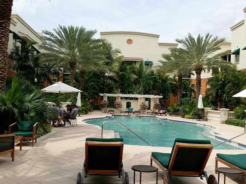 PRADO CONDO - Residential