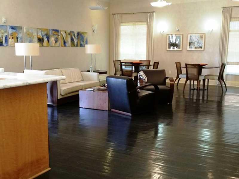 PRADO CONDO - Residential