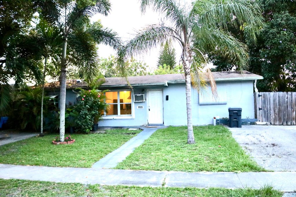 Photo of 1920 N 65th Way, Hollywood, FL 33024 (MLS # B26032619)