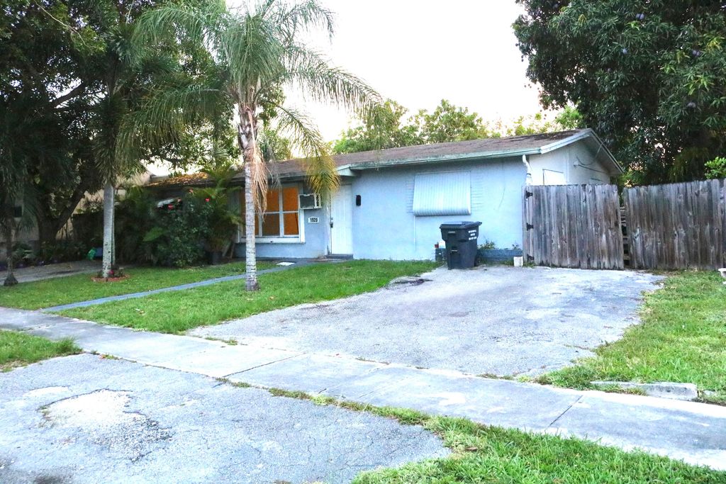 Photo of 1920 N 65th Way, Hollywood, FL 33024 (MLS # B26032619)