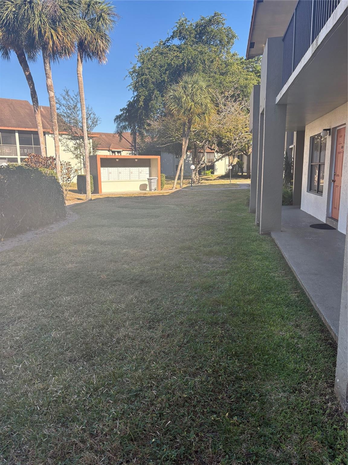 COURTYARD CONDOMINIUMS - Residential Lease