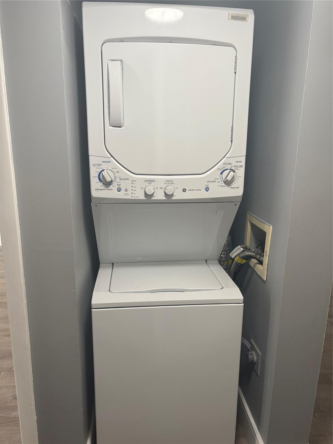 COURTYARD CONDOMINIUMS - Residential Lease