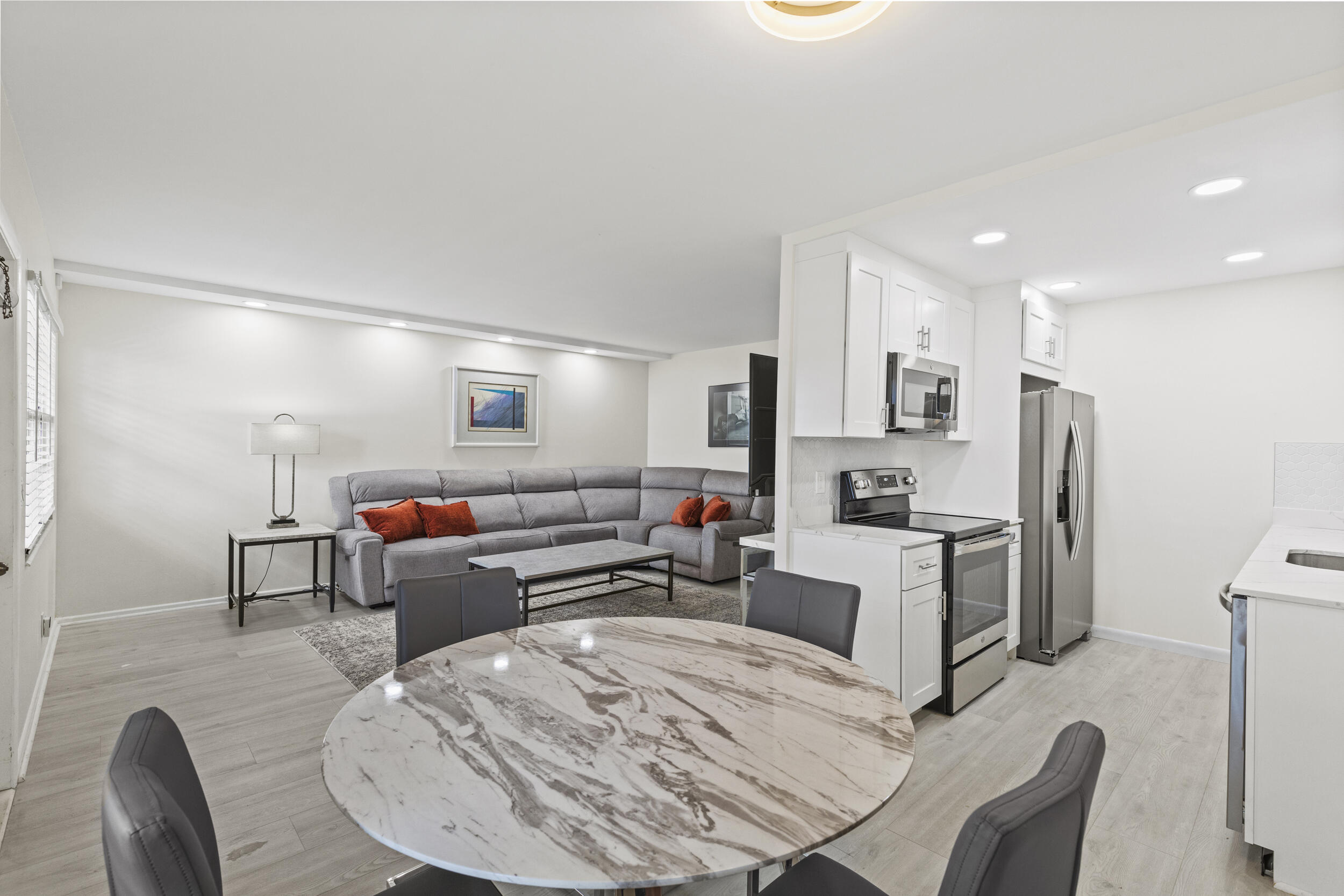 GUILDFORD AT CENTURY VILLAGE CONDO - Residential