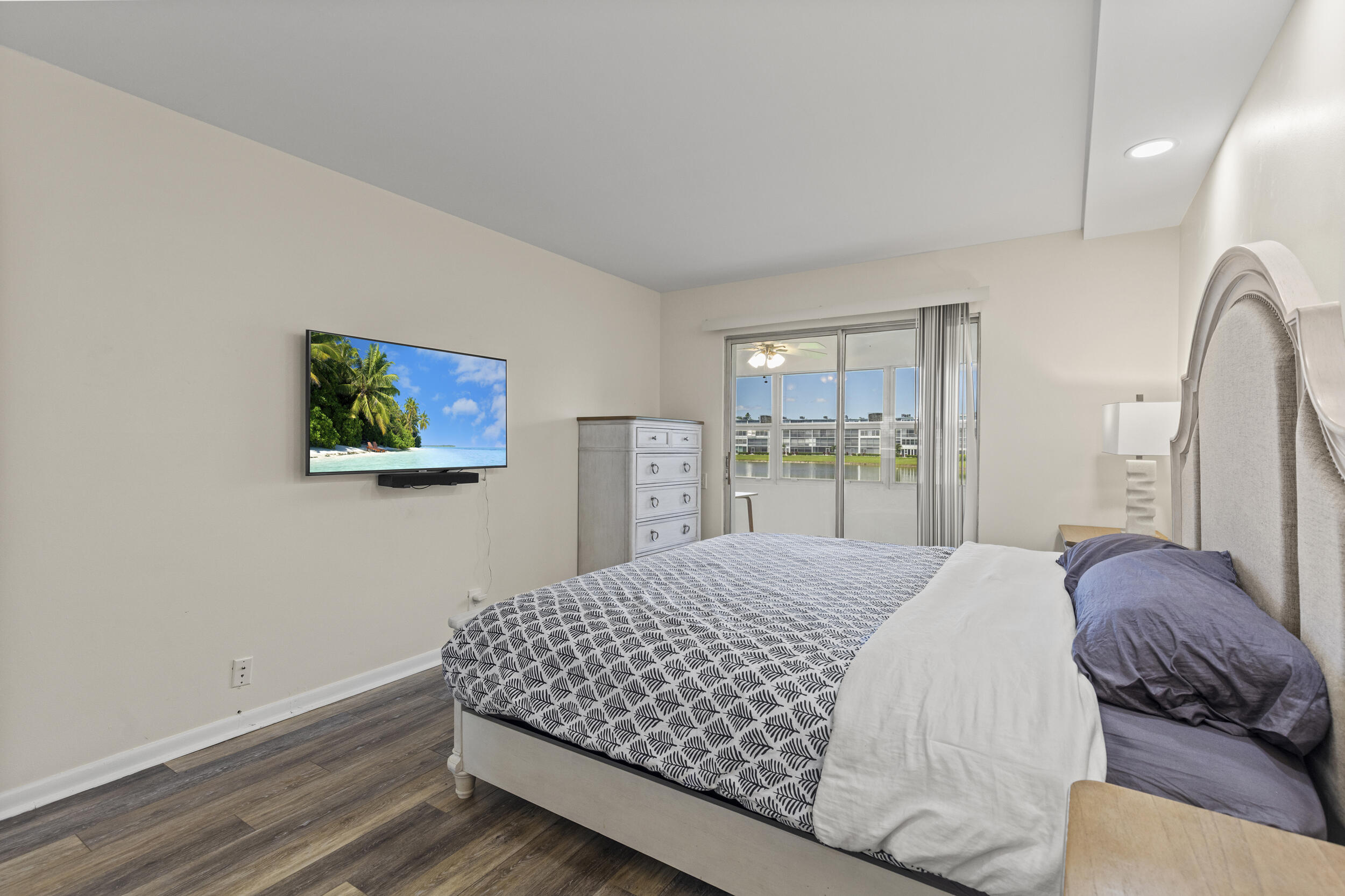 GUILDFORD AT CENTURY VILLAGE CONDO - Residential