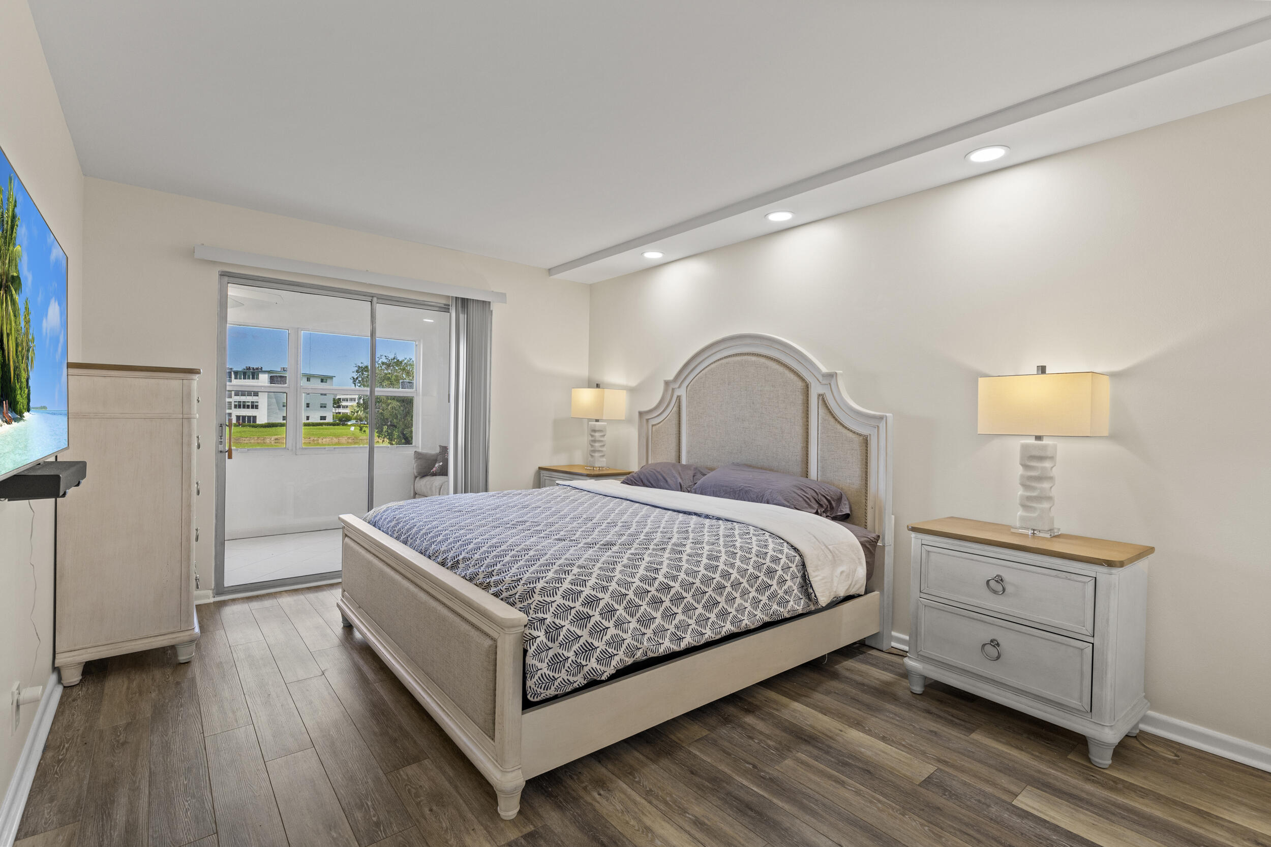 GUILDFORD AT CENTURY VILLAGE CONDO - Residential