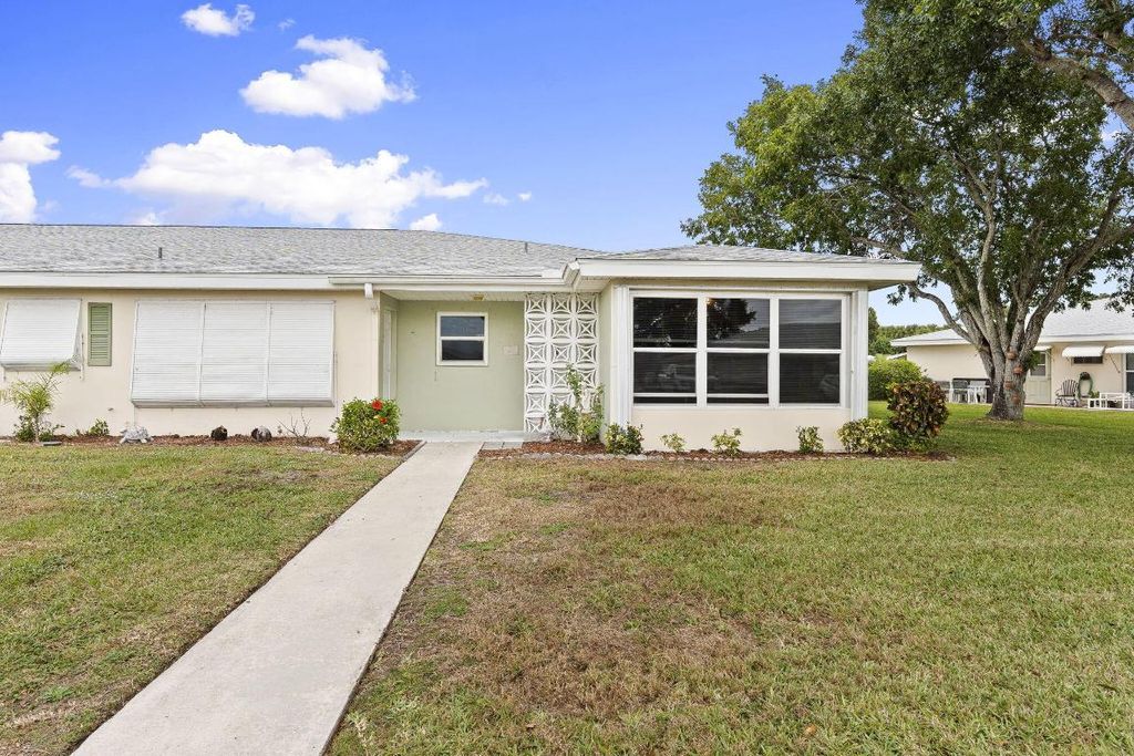 Photo of 422 Sandpiper Drive #D, Fort Pierce, FL 34982 (MLS # R11147981)