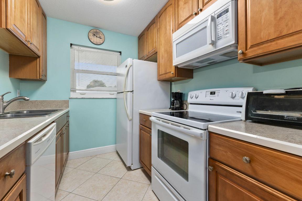 HIGH POINT OF FORT PIERCE CONDOMINIUM SECTION 1 - Residential