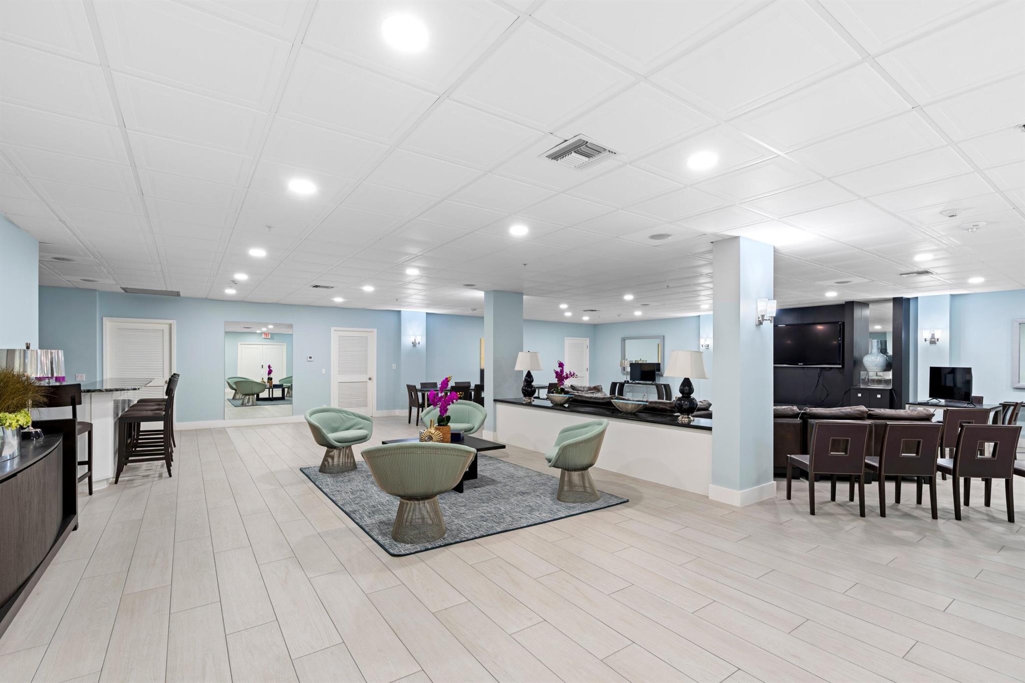 PALM BEACH STRATFORD COND - Residential