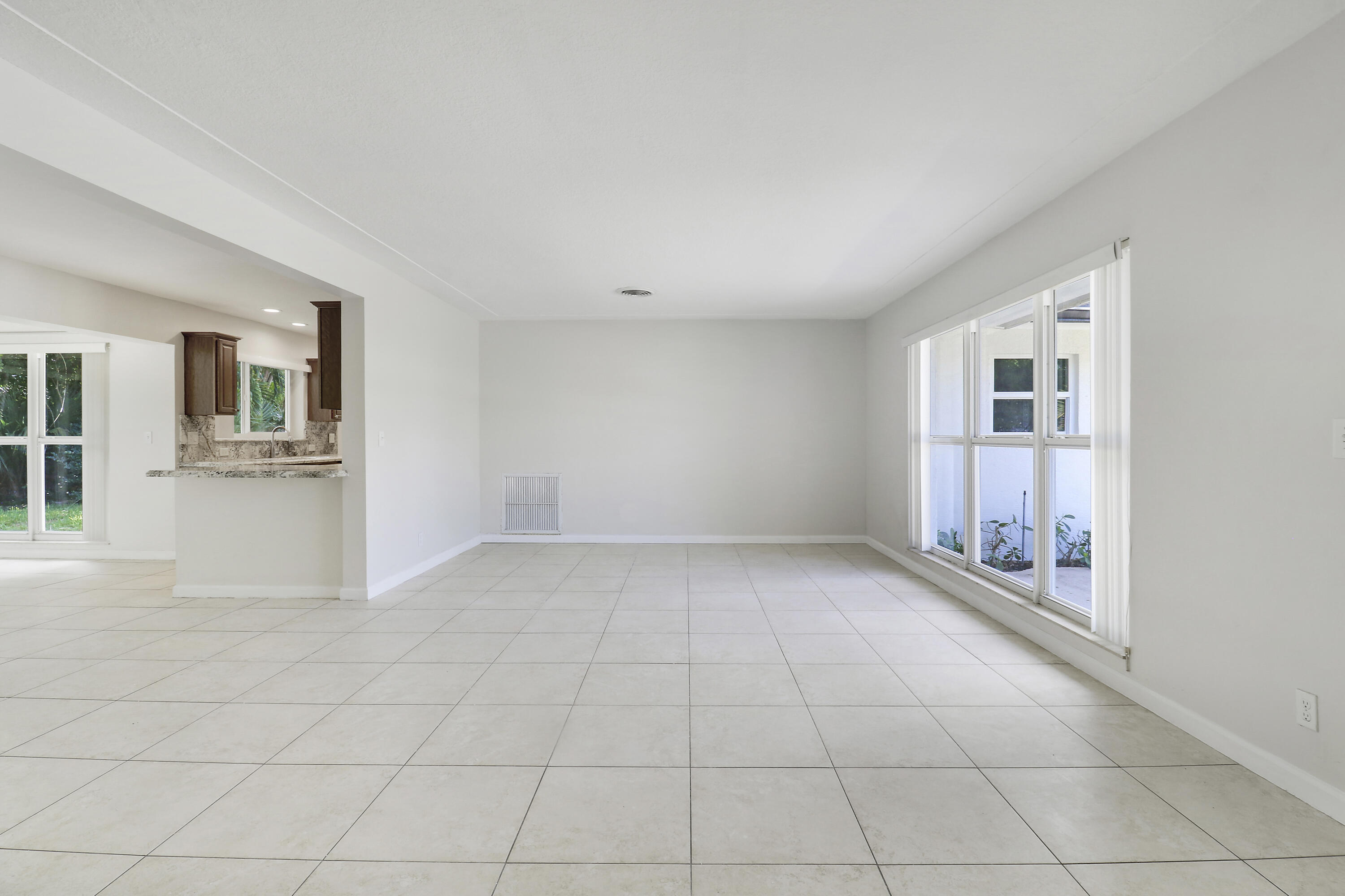 LIGHTHOUSE POINT FIRST SEC - Residential Lease