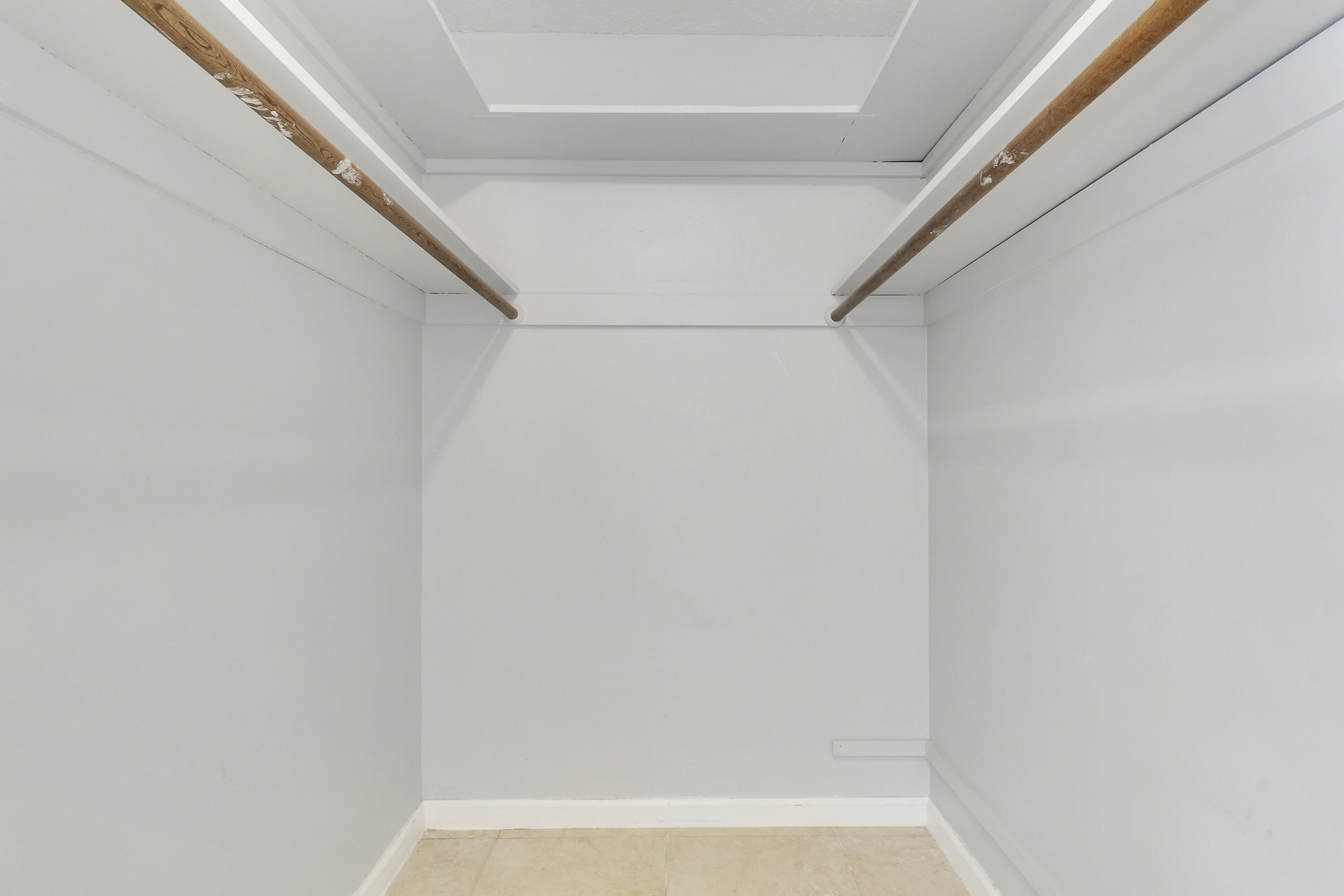 LIGHTHOUSE POINT FIRST SEC - Residential Lease
