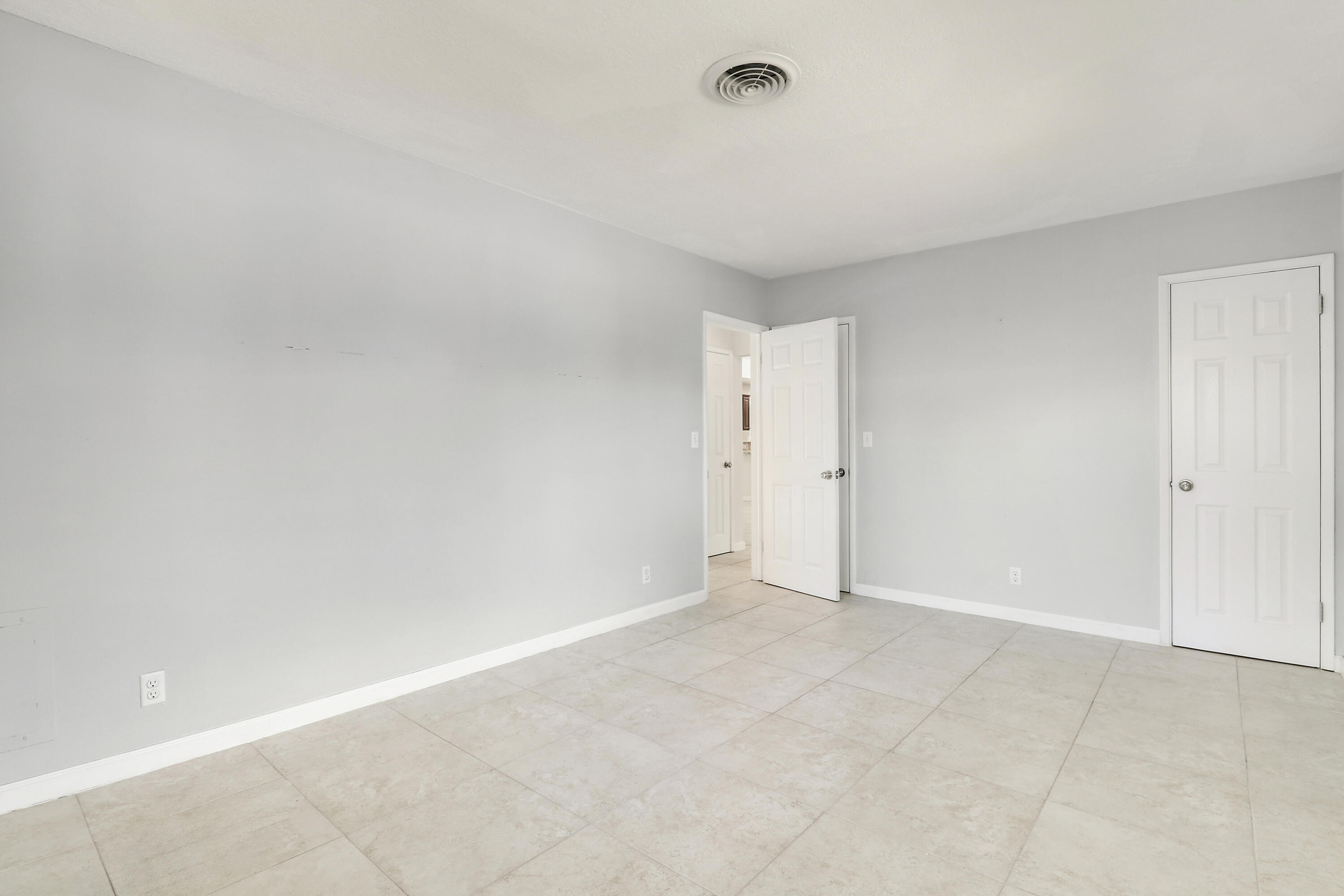 LIGHTHOUSE POINT FIRST SEC - Residential Lease