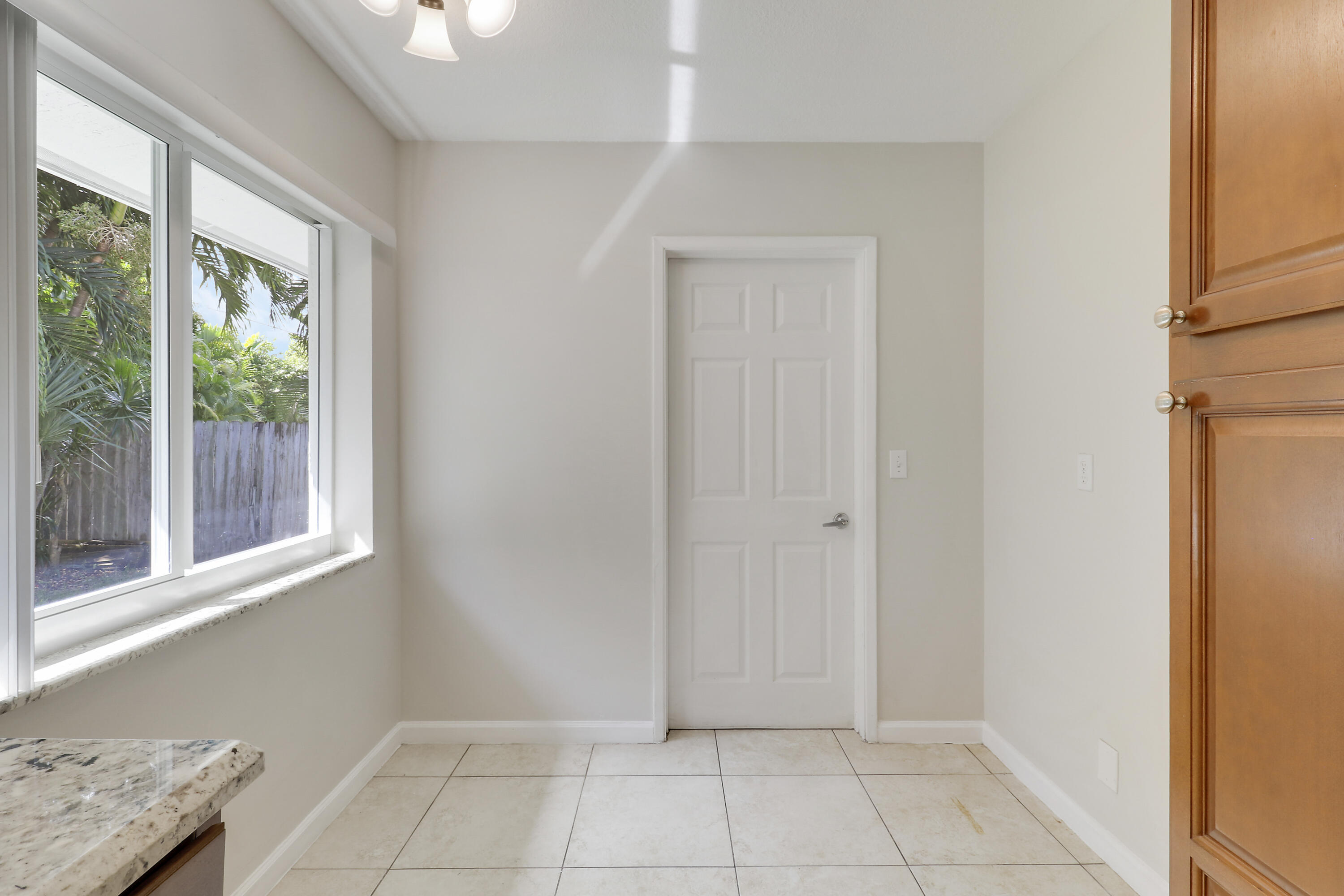 LIGHTHOUSE POINT FIRST SEC - Residential Lease