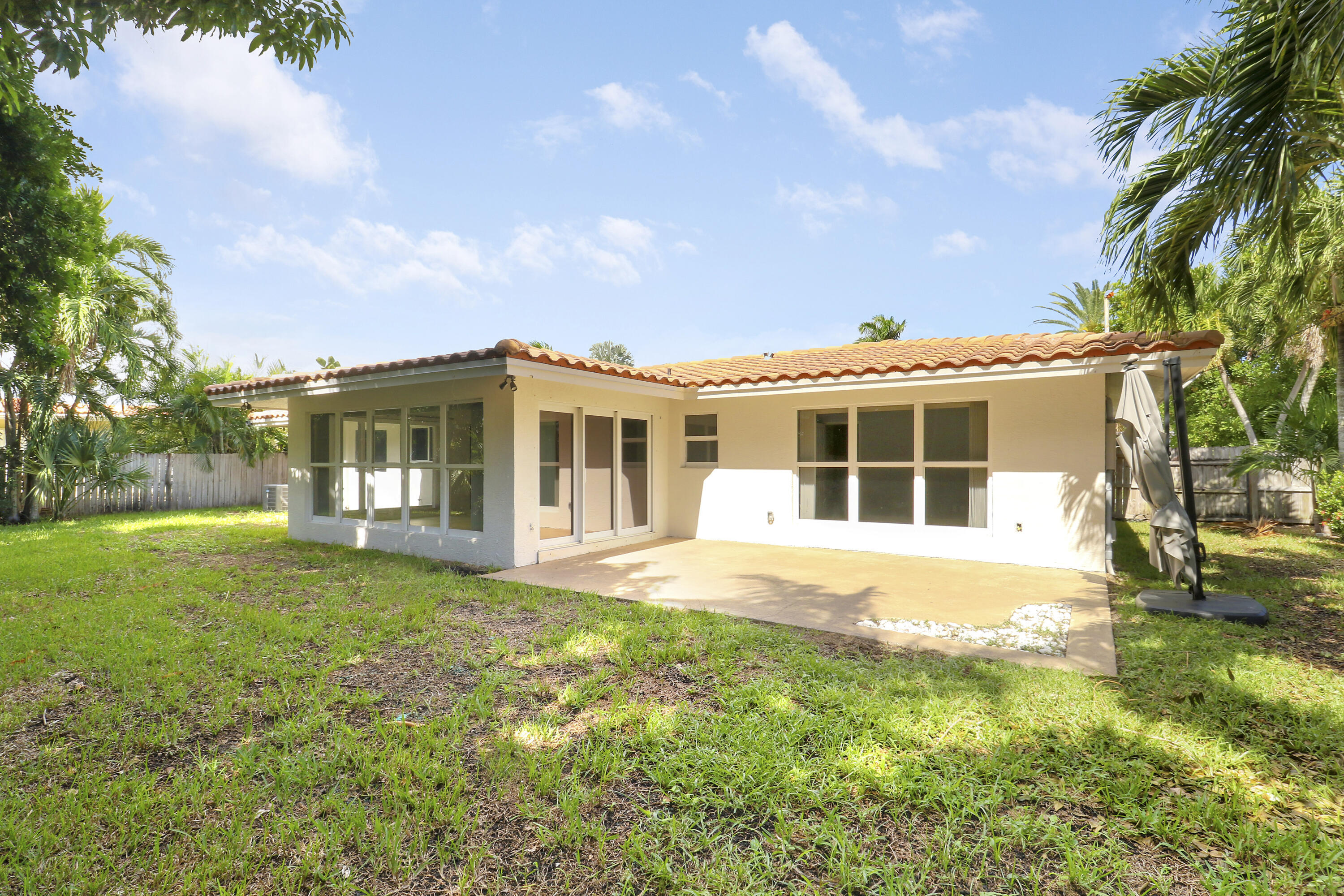 LIGHTHOUSE POINT FIRST SEC - Residential Lease