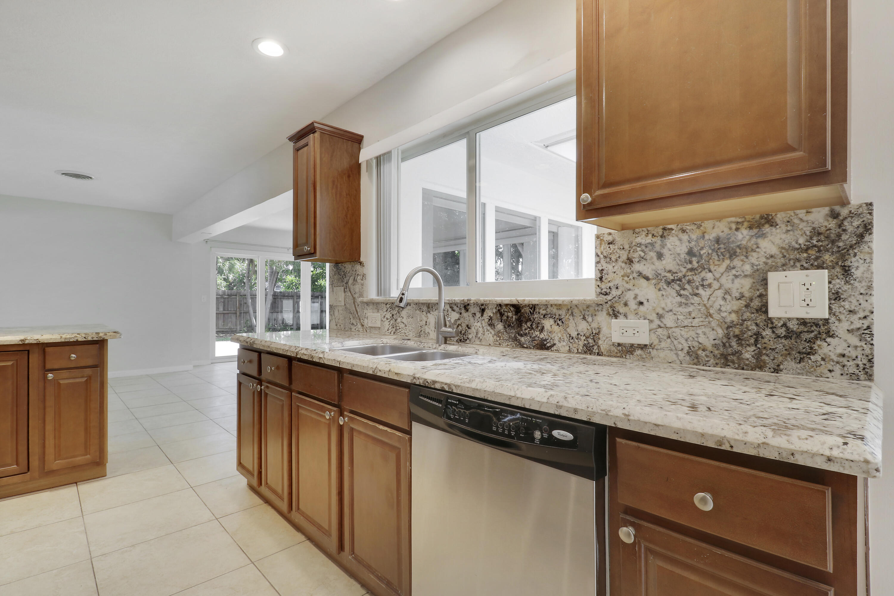 LIGHTHOUSE POINT FIRST SEC - Residential Lease