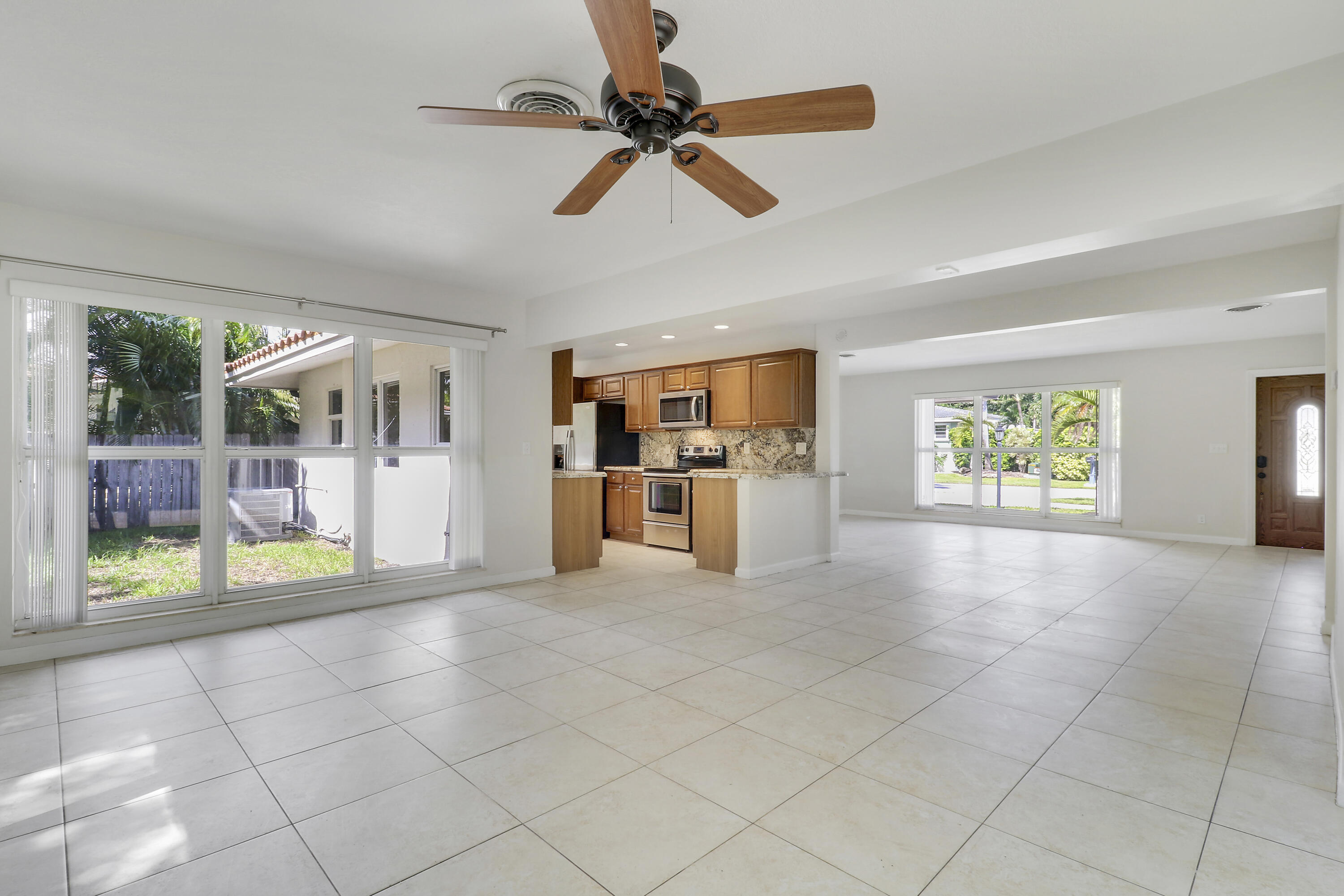LIGHTHOUSE POINT FIRST SEC - Residential Lease
