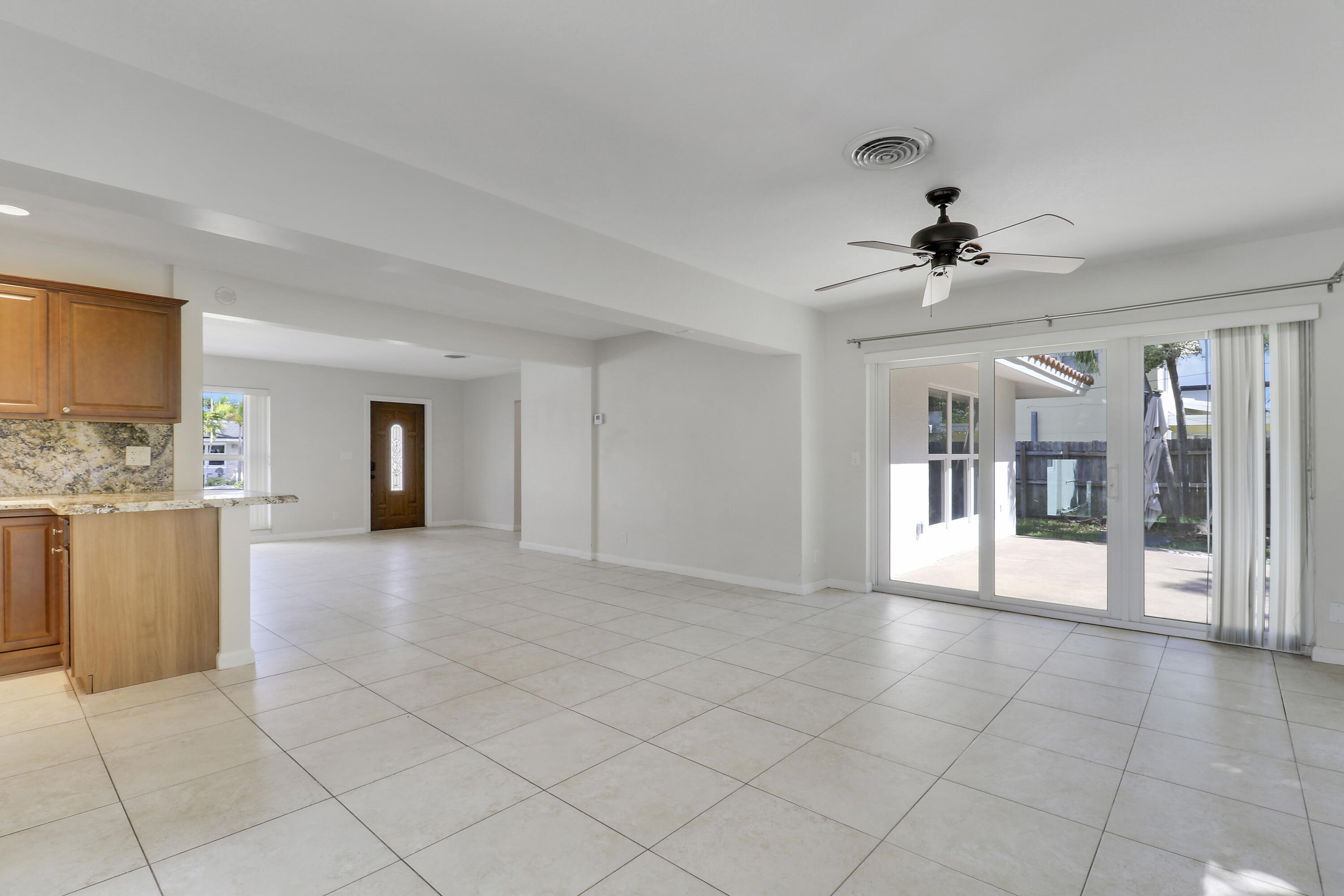 LIGHTHOUSE POINT FIRST SEC - Residential Lease