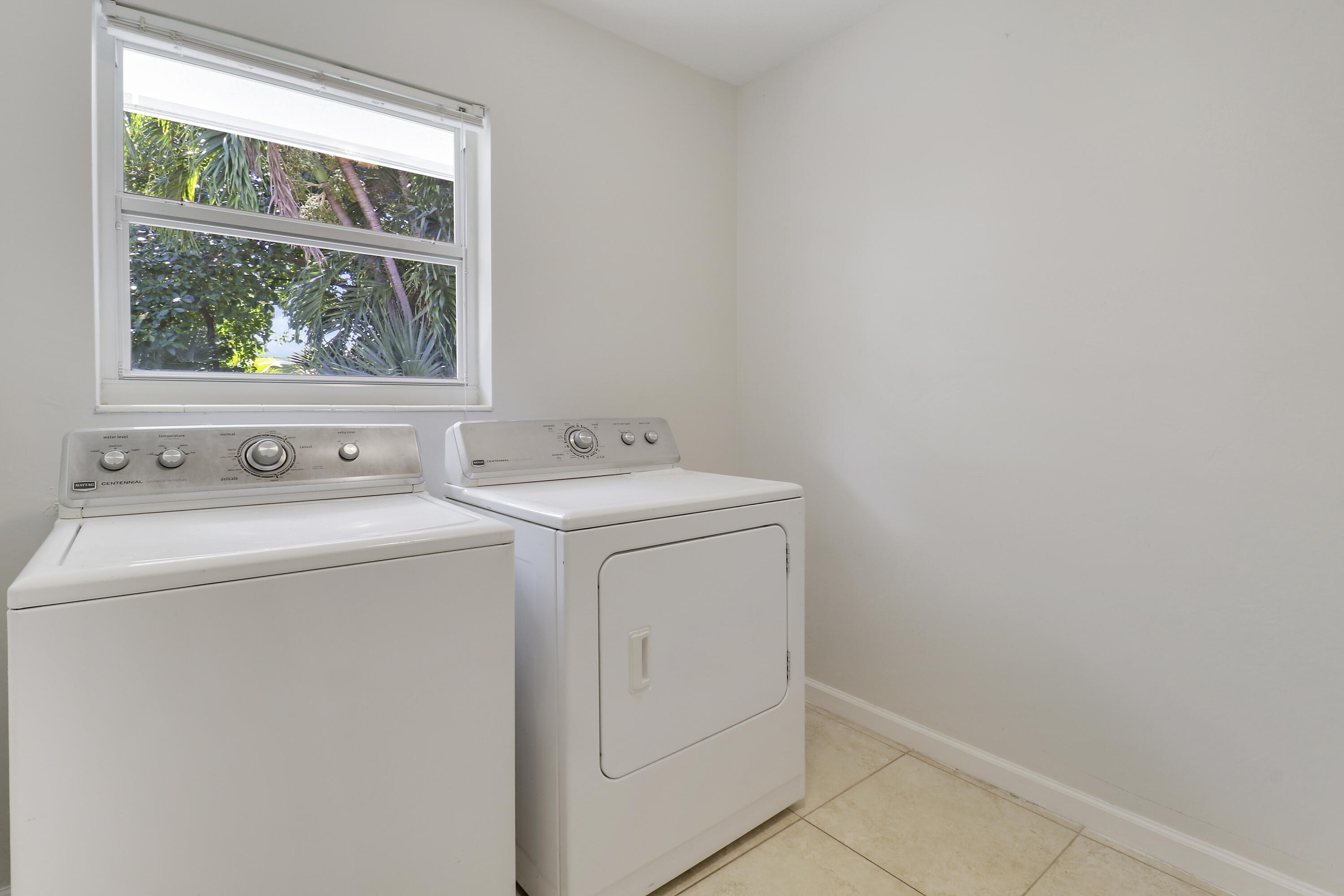 LIGHTHOUSE POINT FIRST SEC - Residential Lease