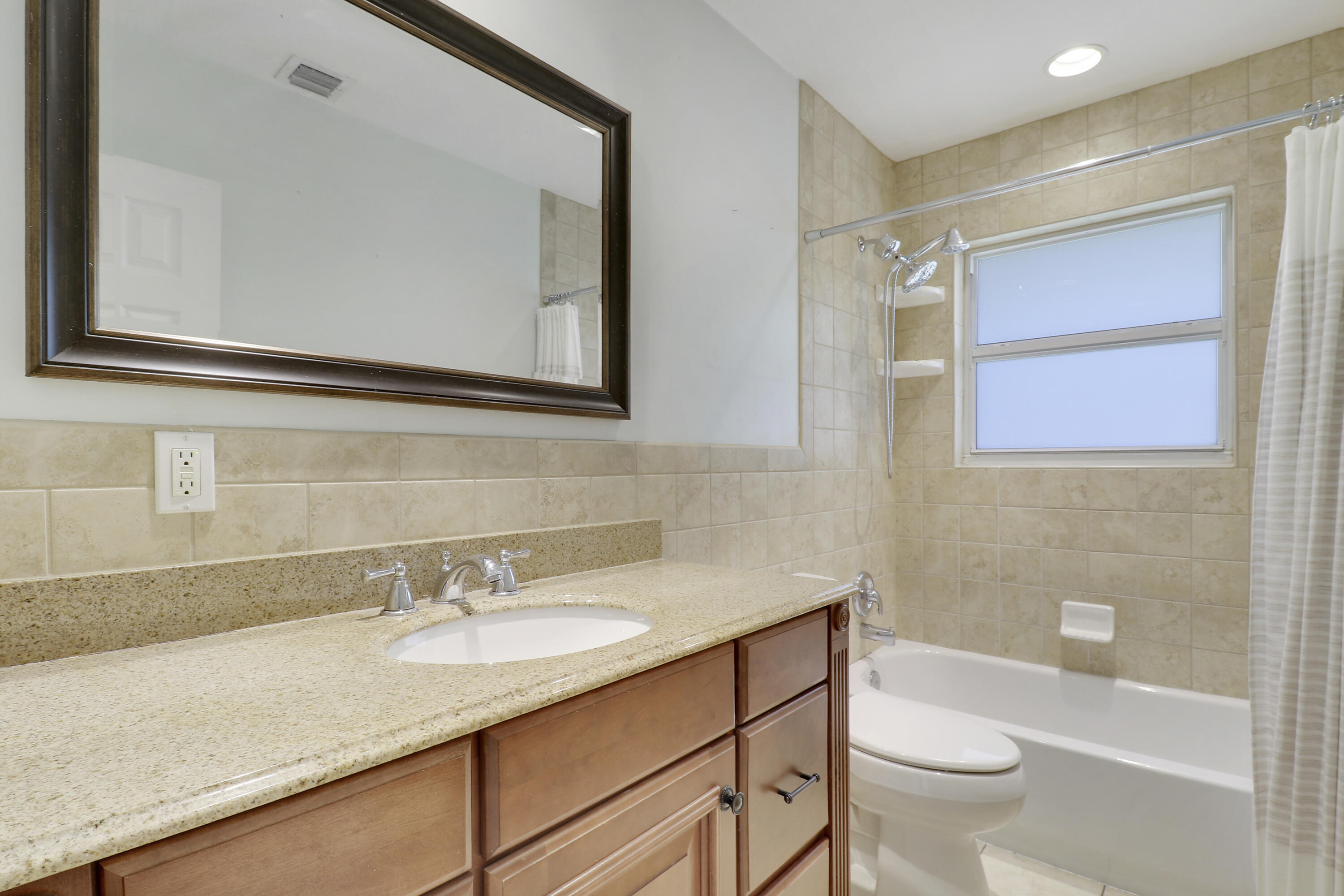 LIGHTHOUSE POINT FIRST SEC - Residential Lease