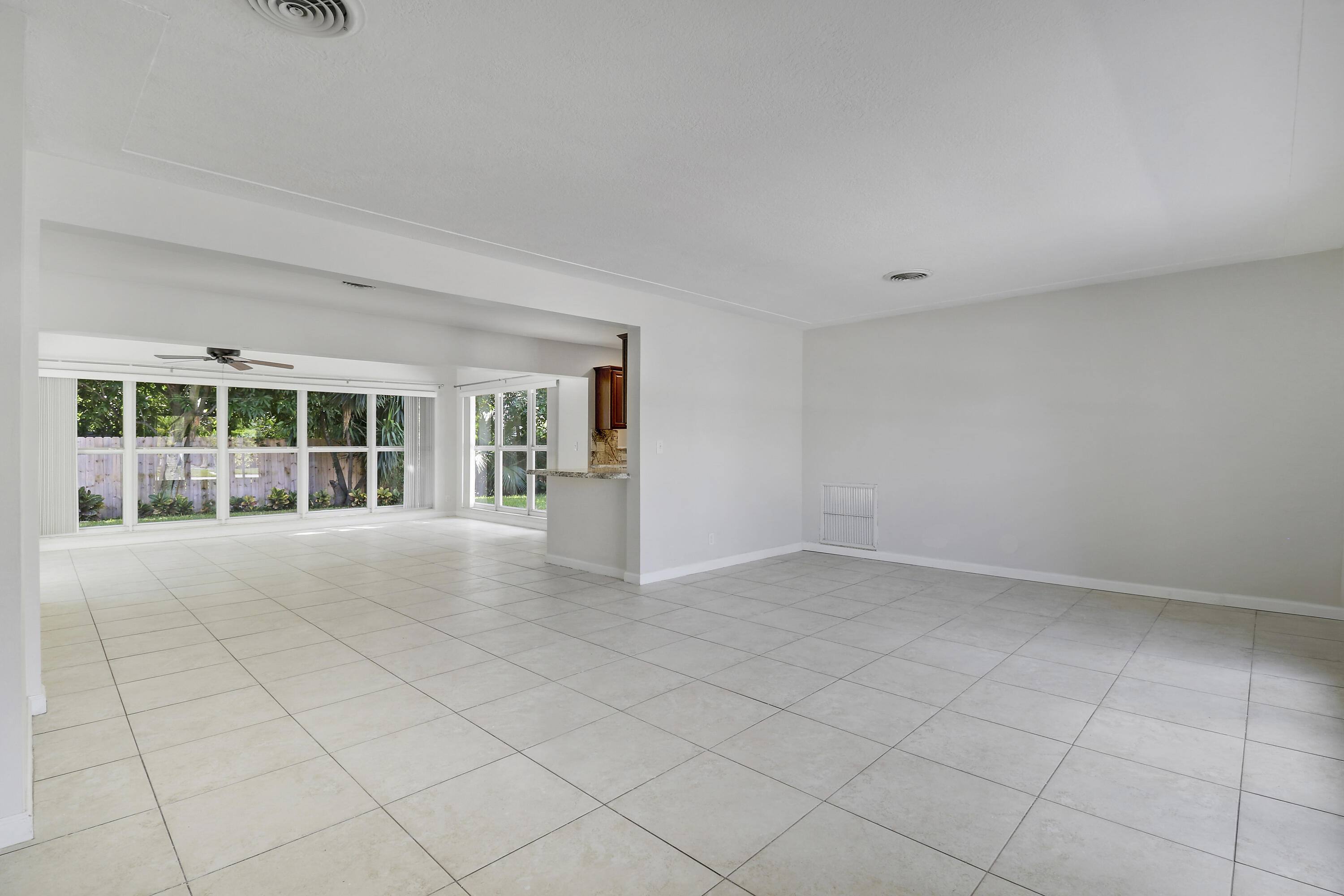LIGHTHOUSE POINT FIRST SEC - Residential Lease