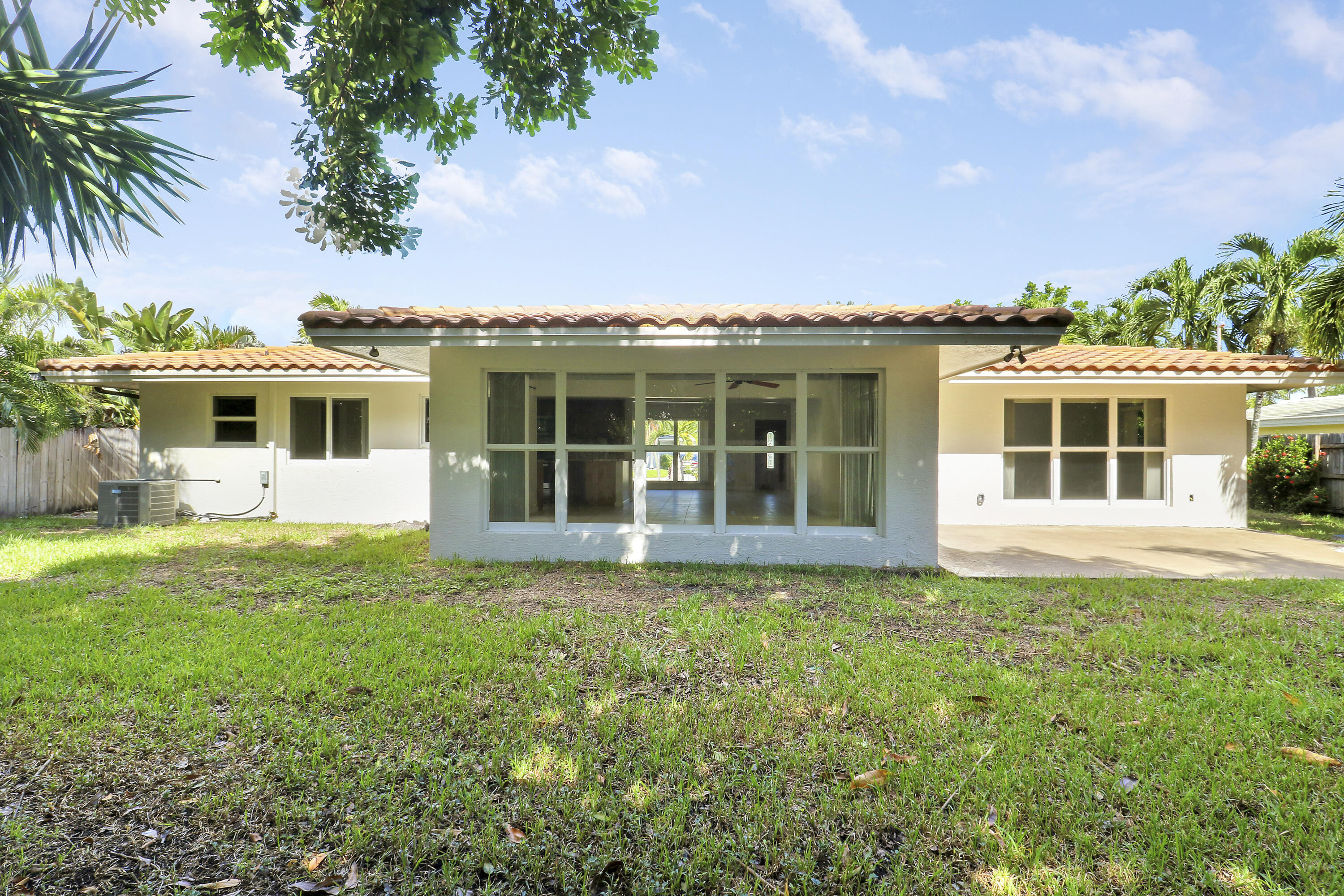 LIGHTHOUSE POINT FIRST SEC - Residential Lease