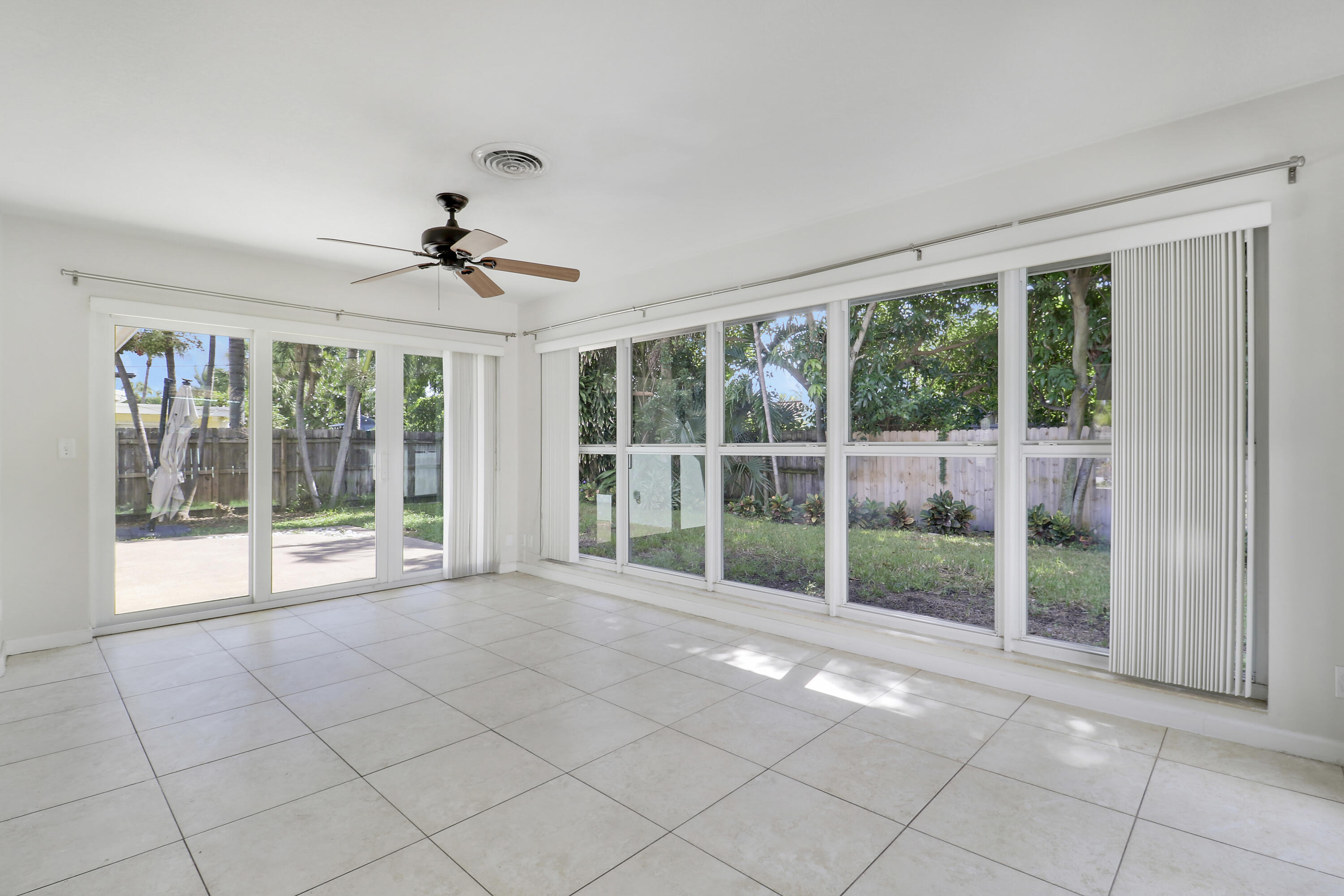 LIGHTHOUSE POINT FIRST SEC - Residential Lease