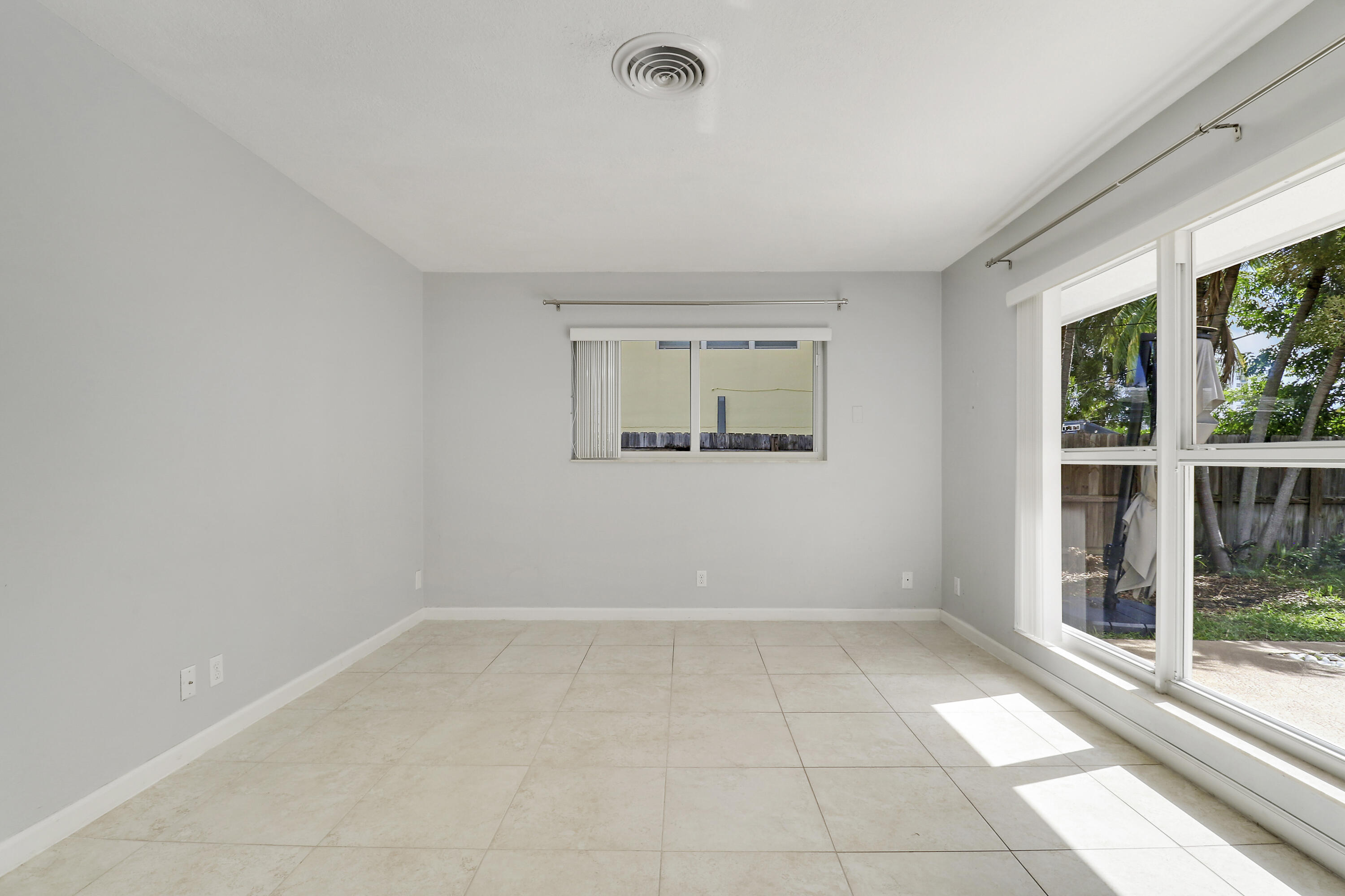 LIGHTHOUSE POINT FIRST SEC - Residential Lease