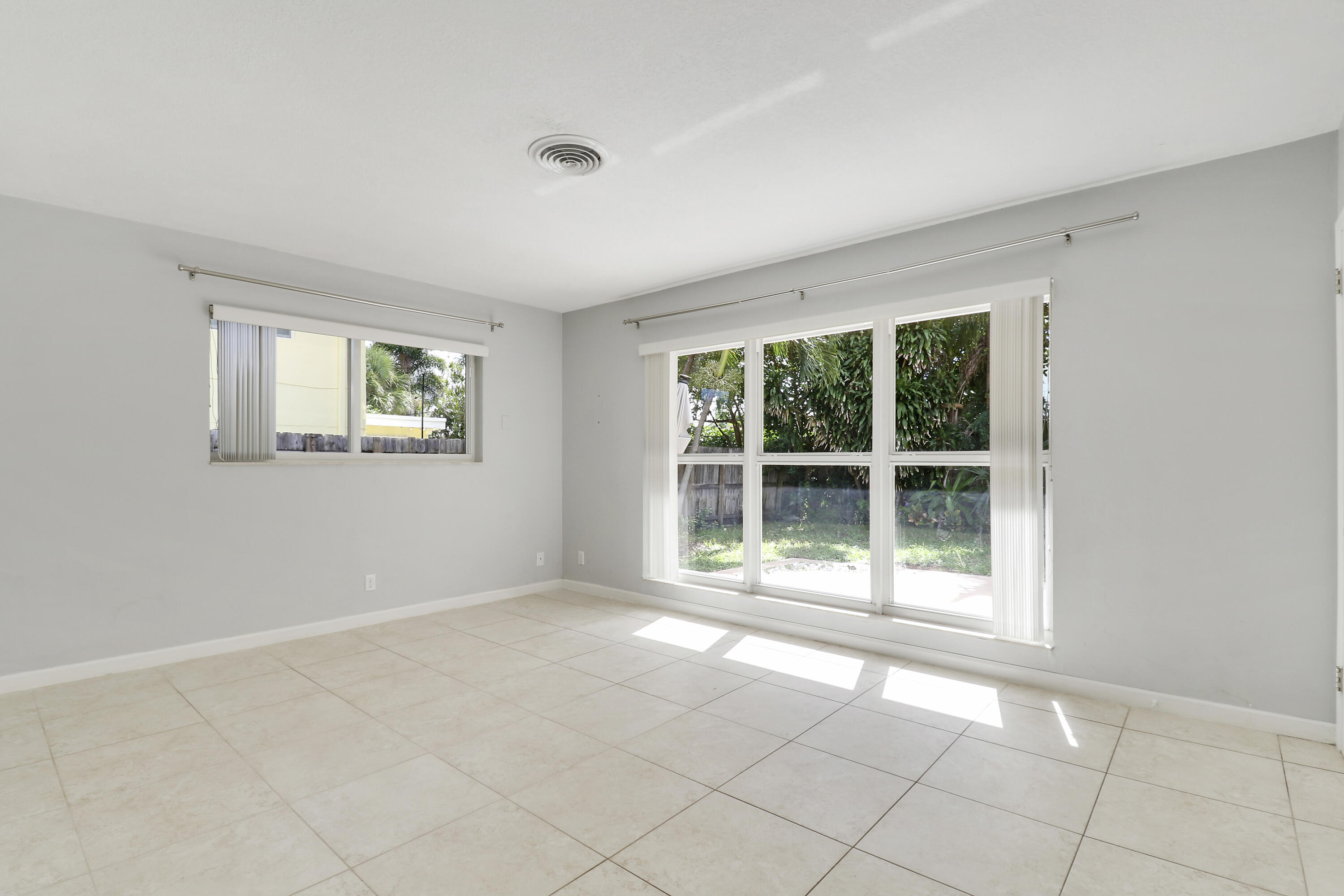 LIGHTHOUSE POINT FIRST SEC - Residential Lease