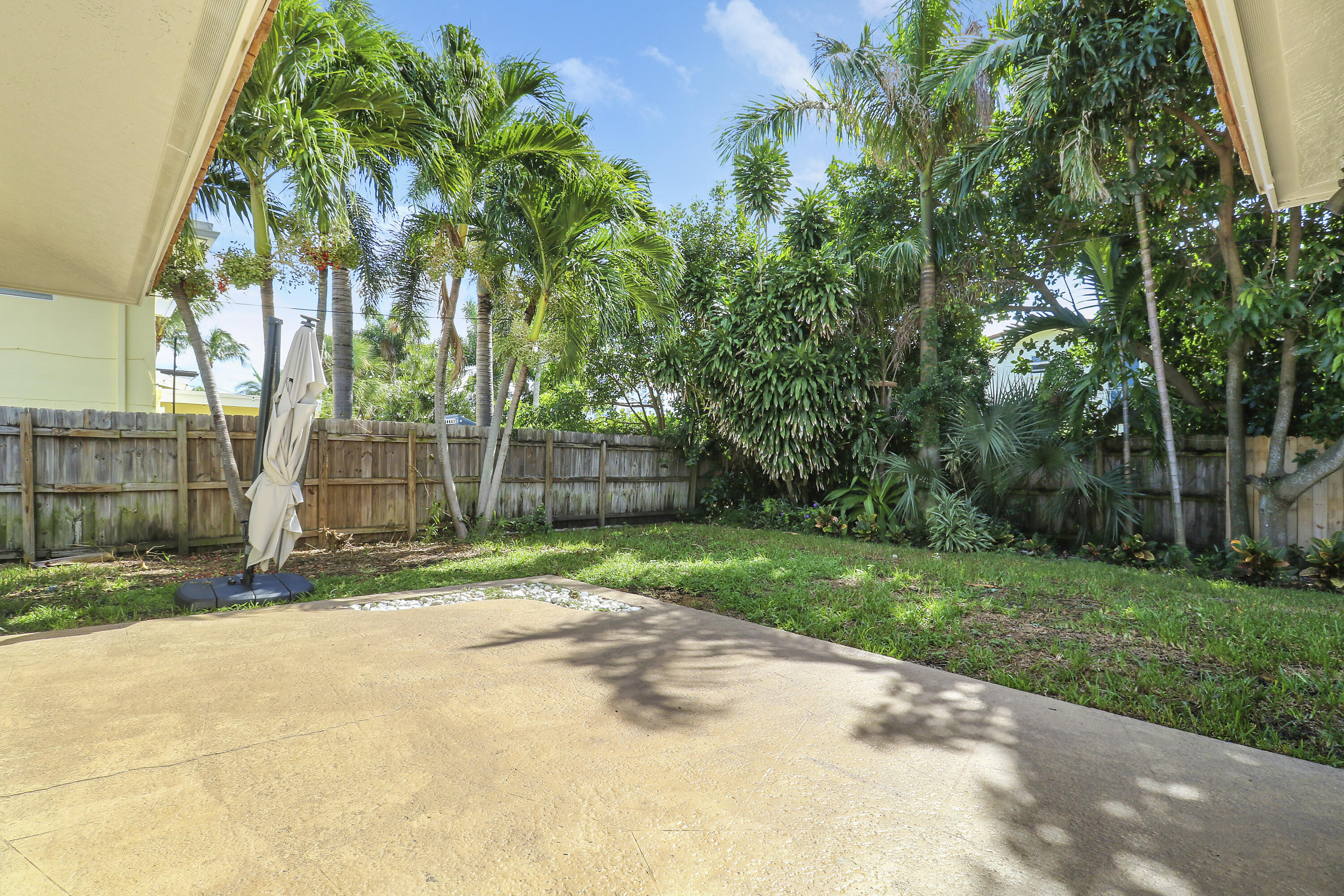 LIGHTHOUSE POINT FIRST SEC - Residential Lease