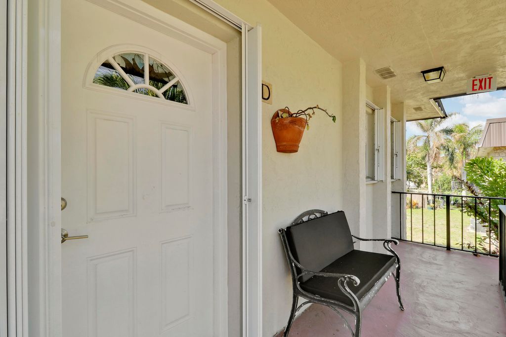 Photo of 402 Fern Street, Jupiter, FL 33458 (MLS # B26007738)