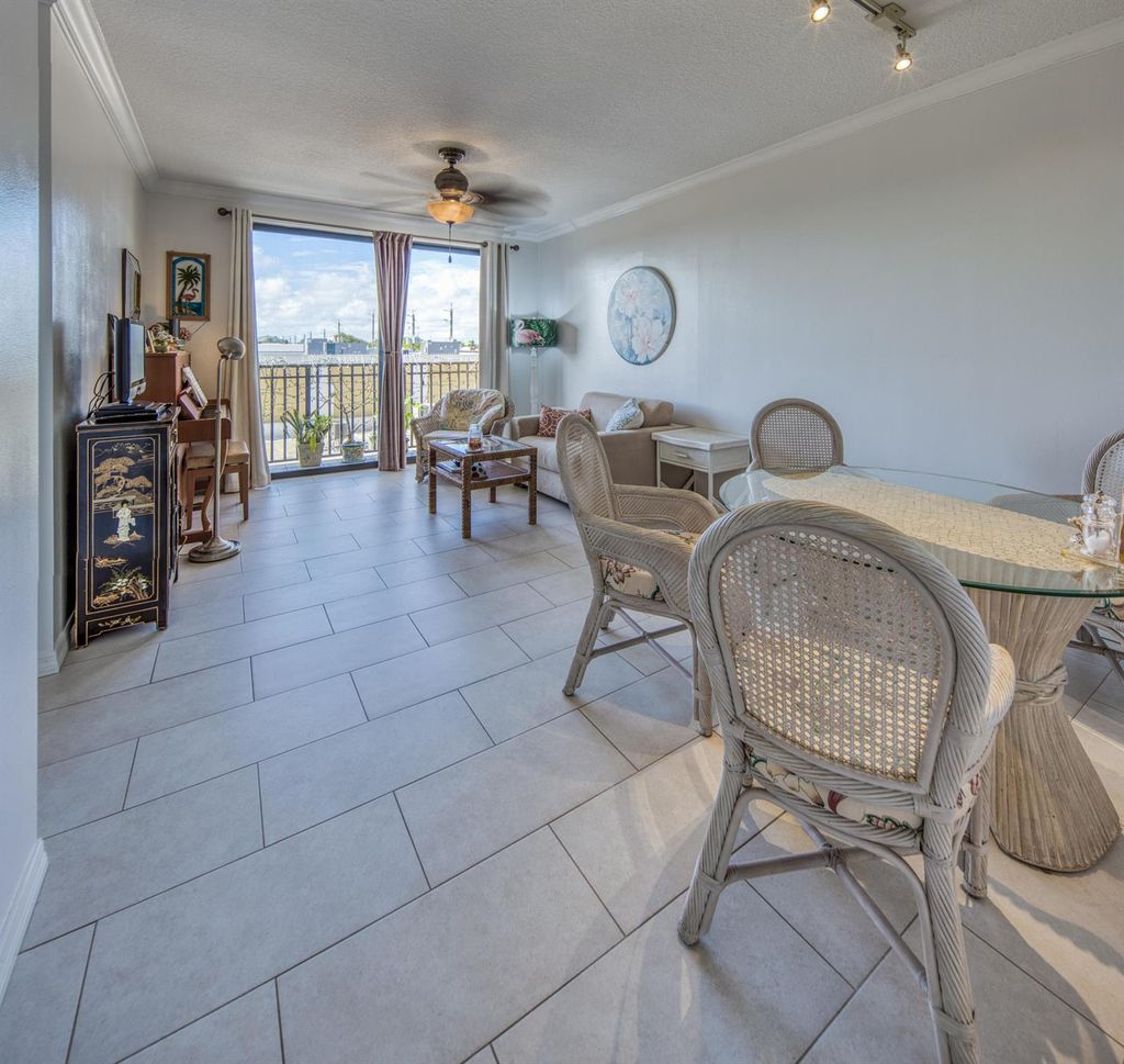 Photo of 511 Lucerne Avenue #314, Lake Worth Beach, FL 33460 (MLS # R11145110)