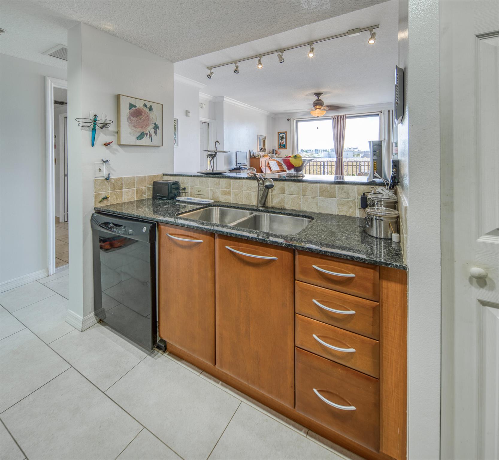 LUCERNE CONDO - Residential